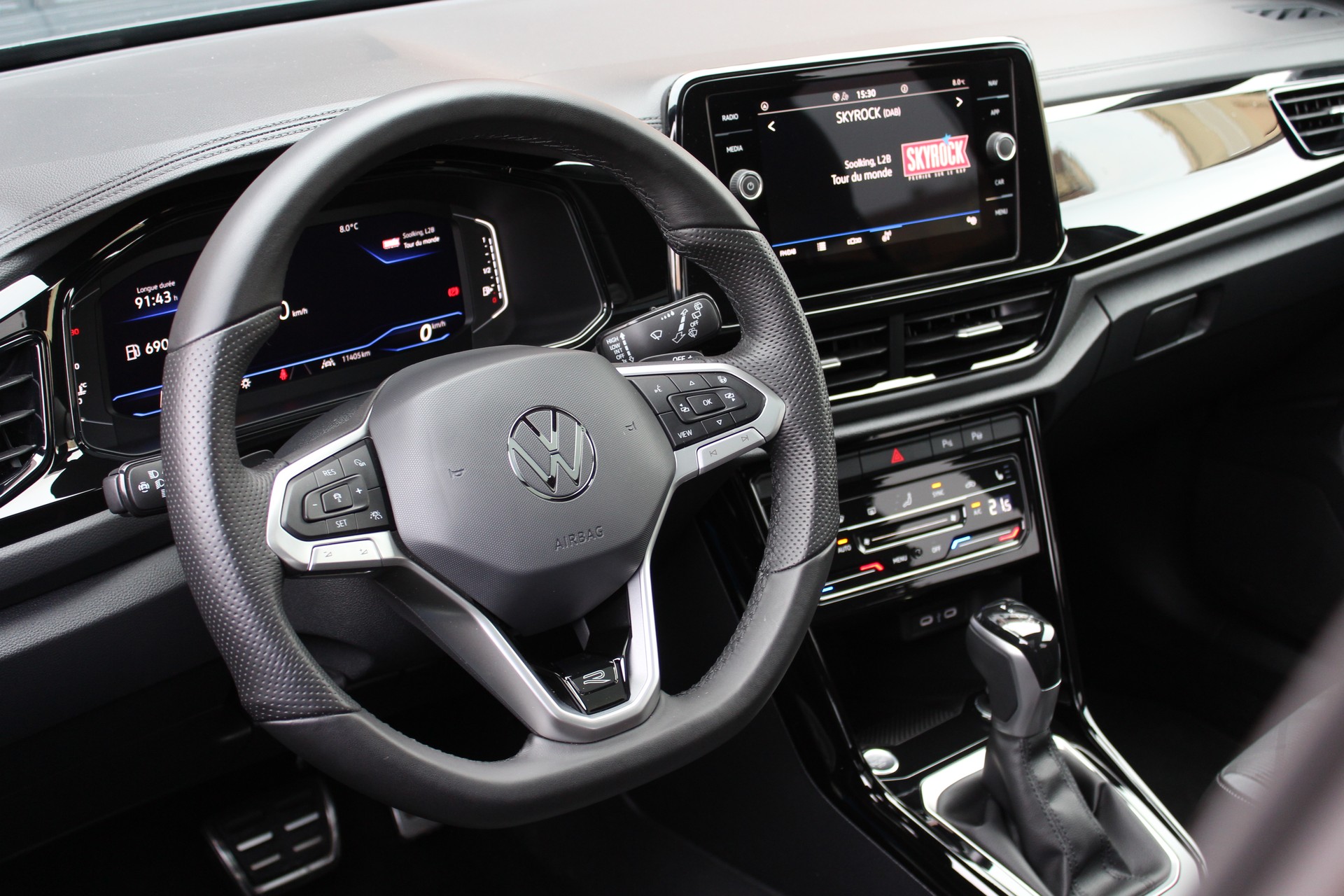VW T-Roc 1.5 TSI EVO R-Line DSG - "Toit Ouvrant * Jantes 19' * Feux IQ Light * Tempomat Adapt * Siège/Volant Chauffant-image-8