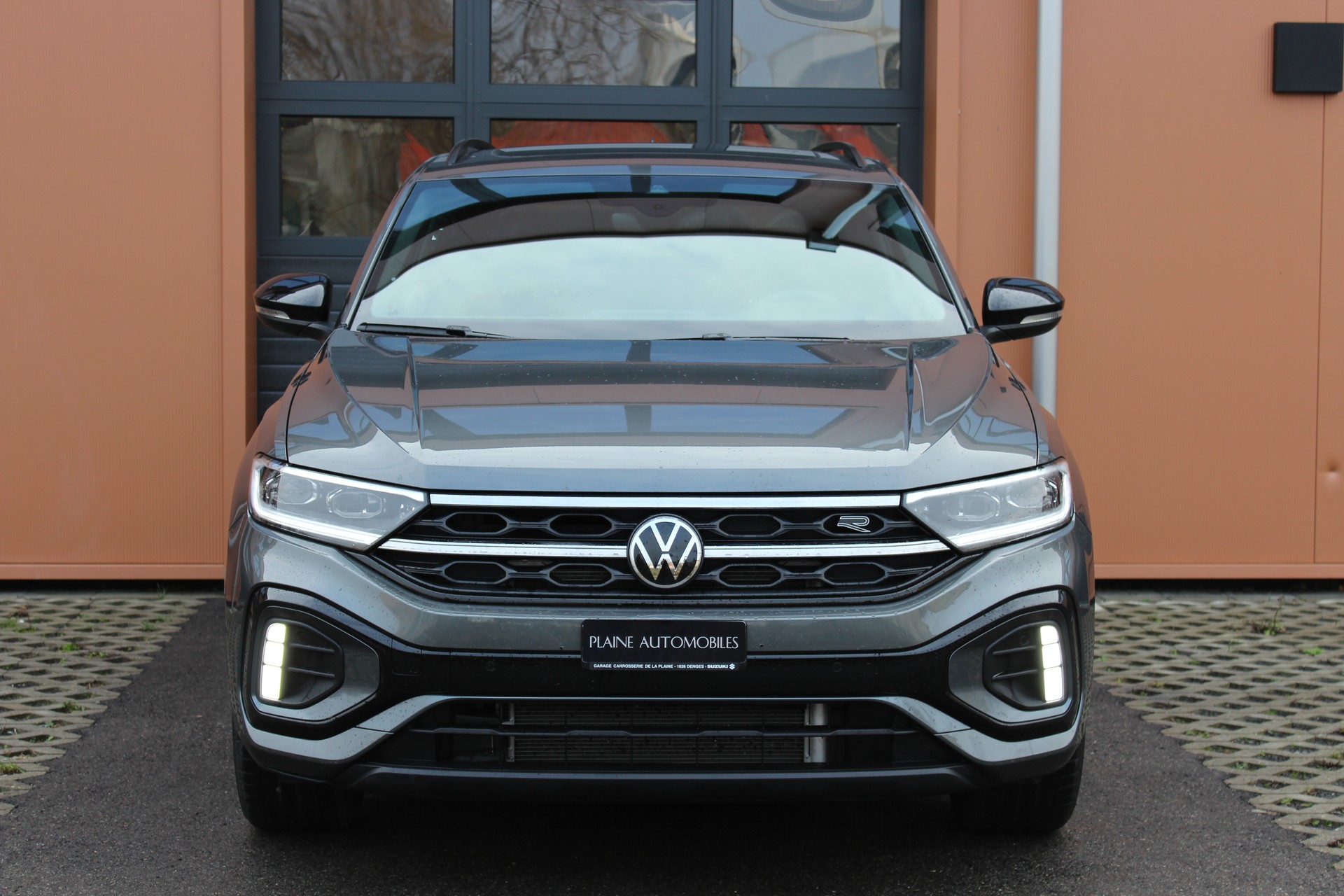 VW T-Roc 1.5 TSI EVO R-Line DSG - "Toit Ouvrant * Jantes 19' * Feux IQ Light * Tempomat Adapt * Siège/Volant Chauffant-image-1