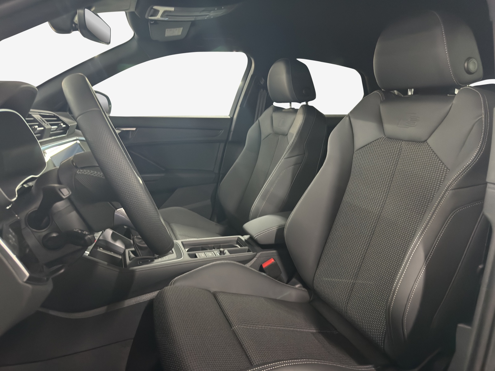 AUDI Q3 Sportback 35 TFSI S line Attraction S-tronic-image-12