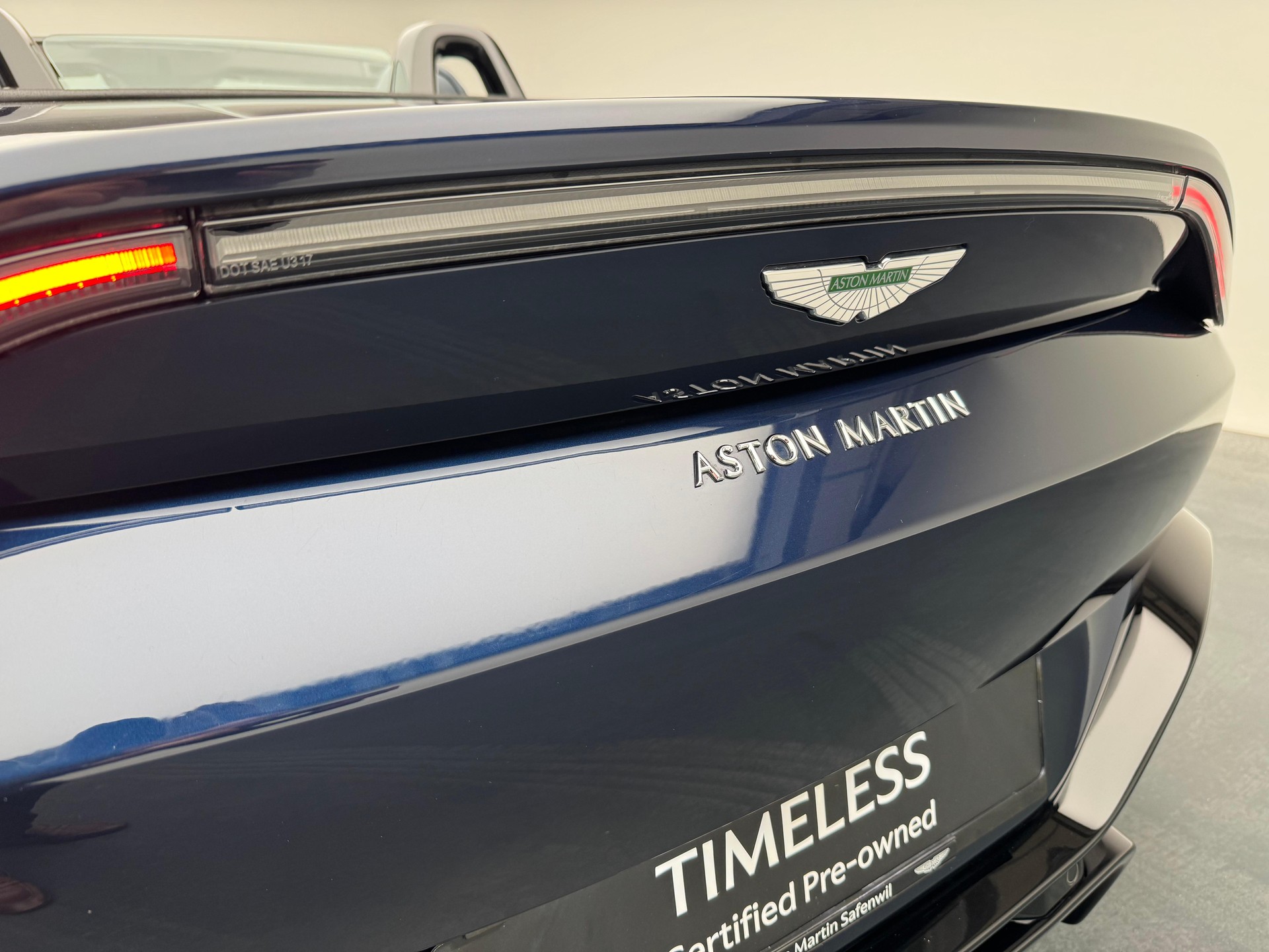 ASTON MARTIN V8 Vantage Roadster 4.0 V8 Bi-Turbo-image-13