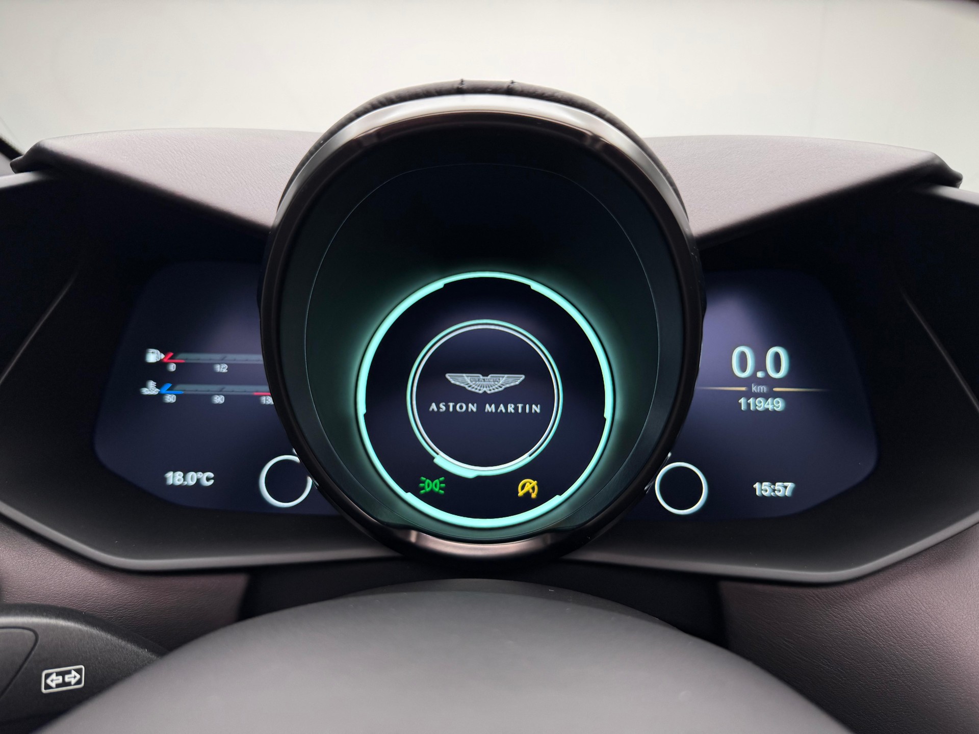 ASTON MARTIN V8 Vantage Roadster 4.0 V8 Bi-Turbo-image-7