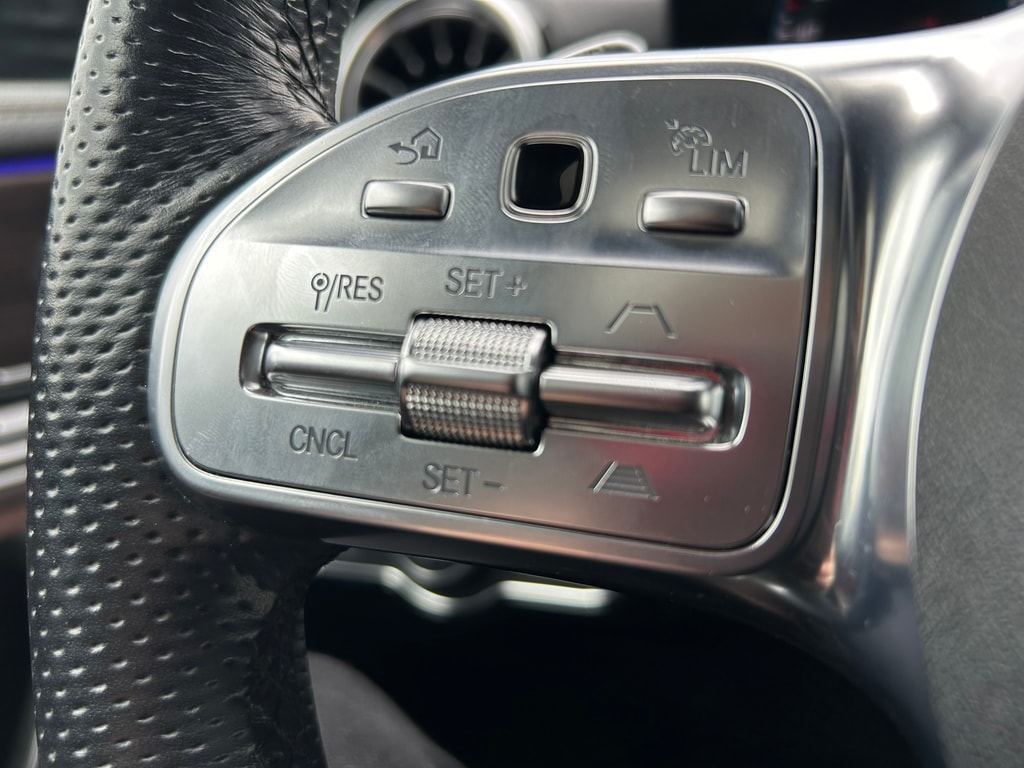 MERCEDES-BENZ A 35 AMG 4Matic Speedshift-image-8