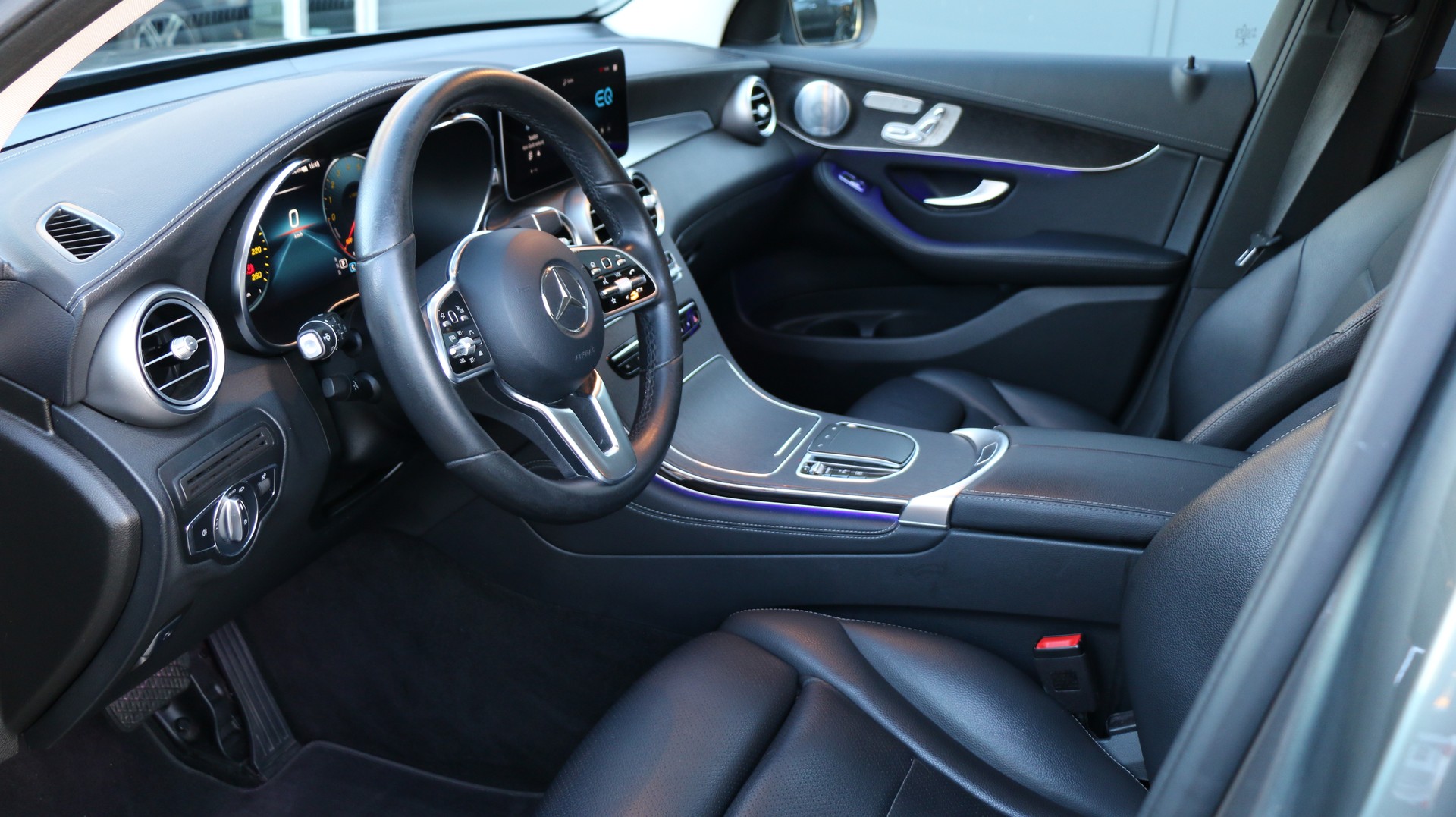 MERCEDES-BENZ GLC 300 e 4Matic-image-13
