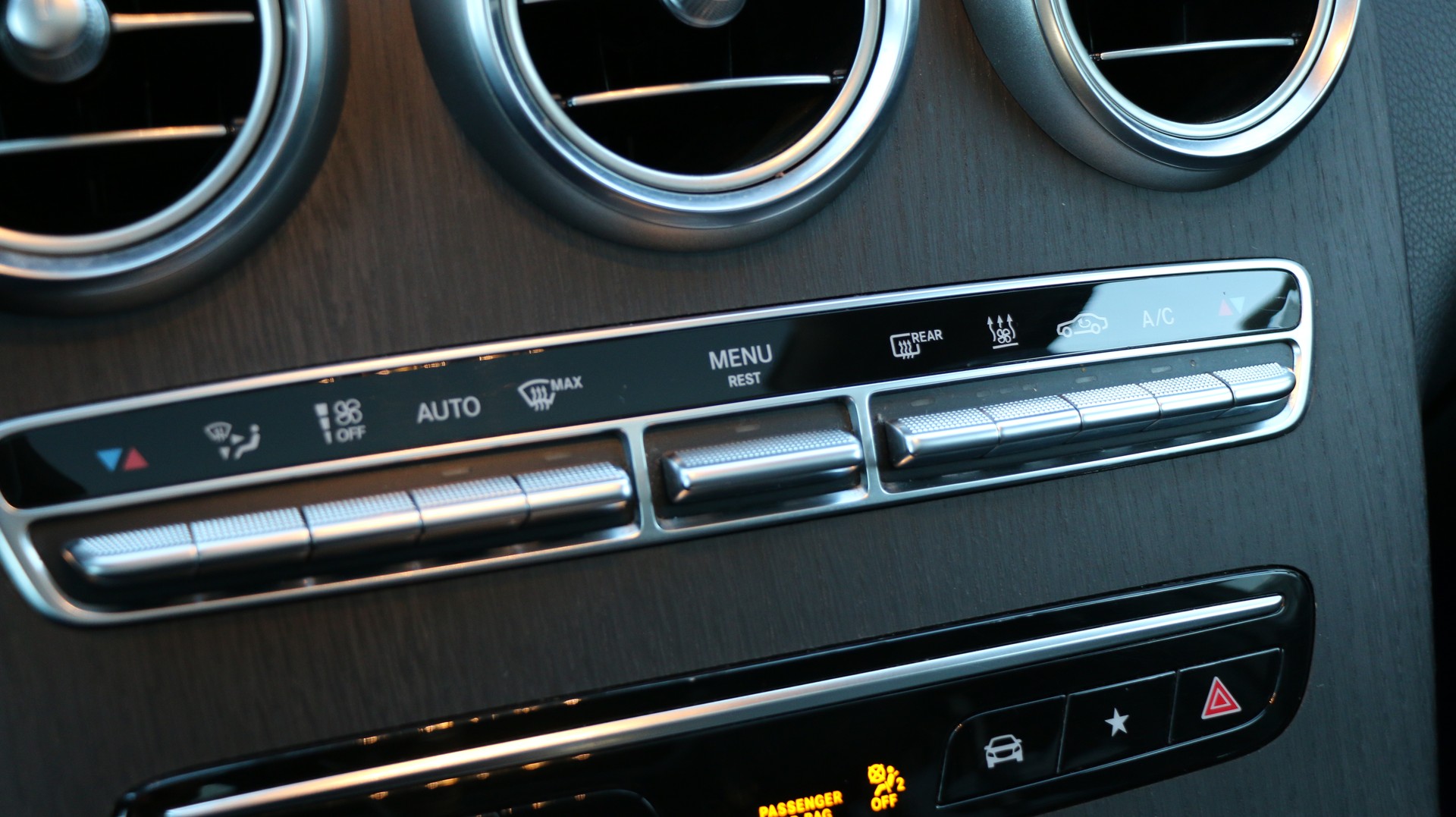 MERCEDES-BENZ GLC 300 e 4Matic-image-11