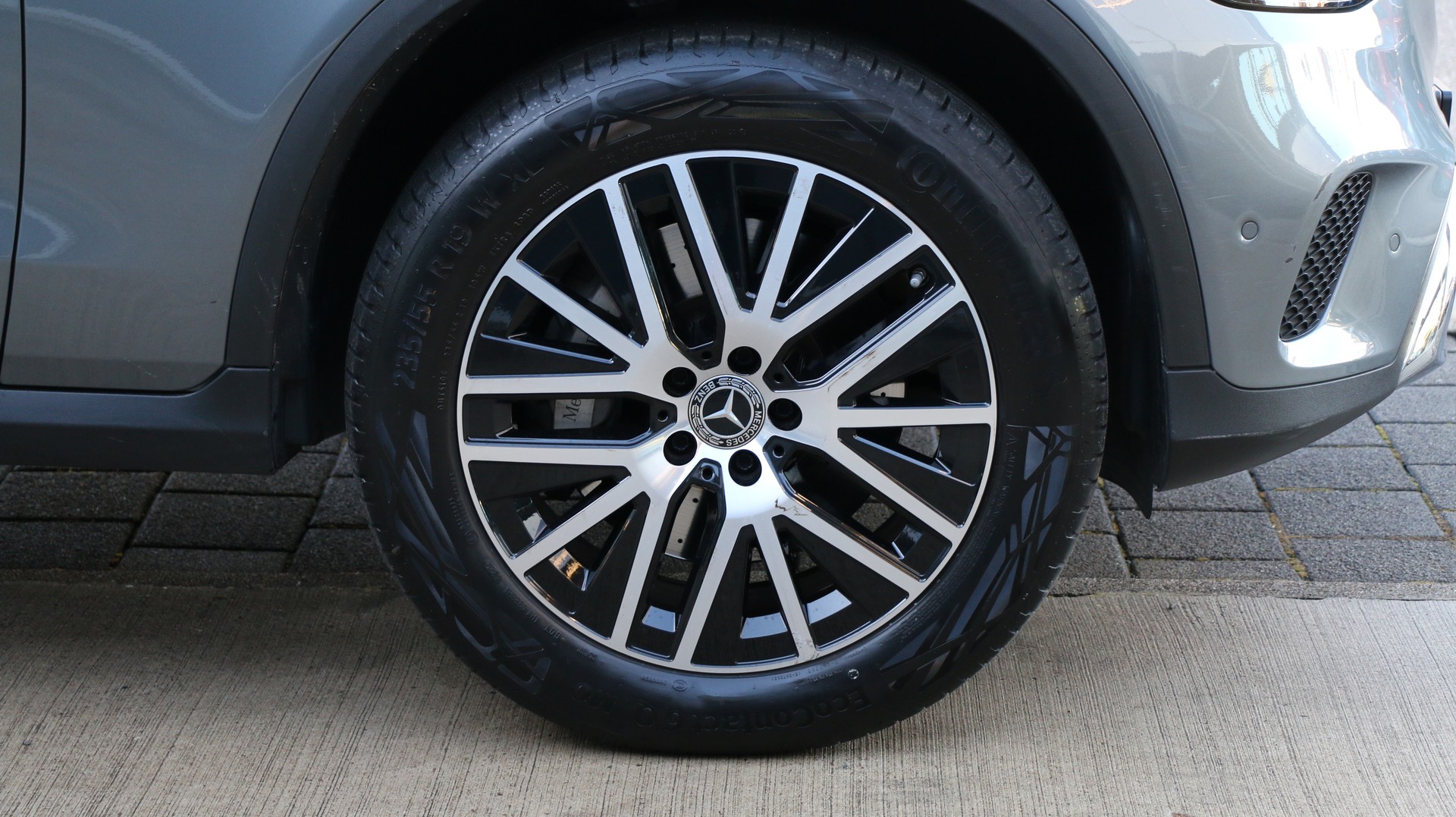MERCEDES-BENZ GLC 300 e 4Matic-image-26