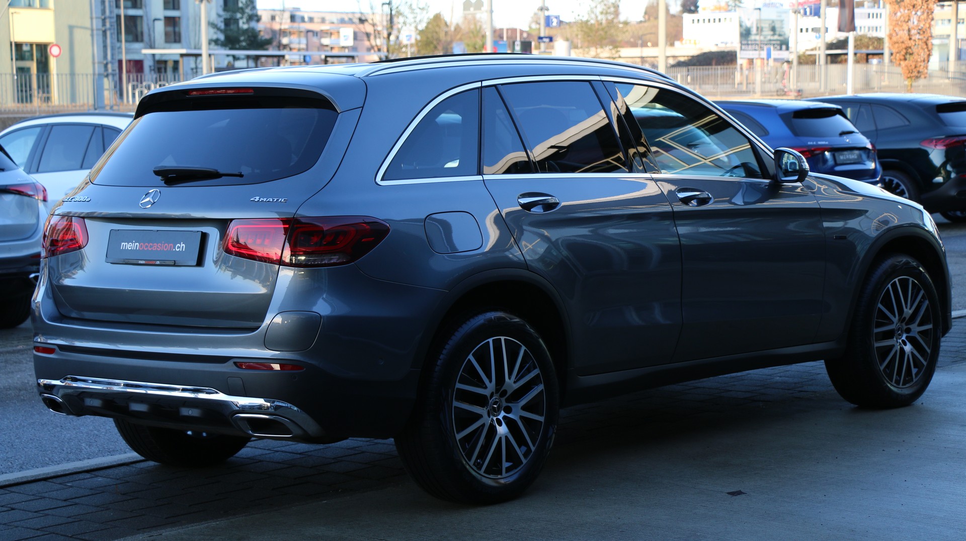 MERCEDES-BENZ GLC 300 e 4Matic-image-5