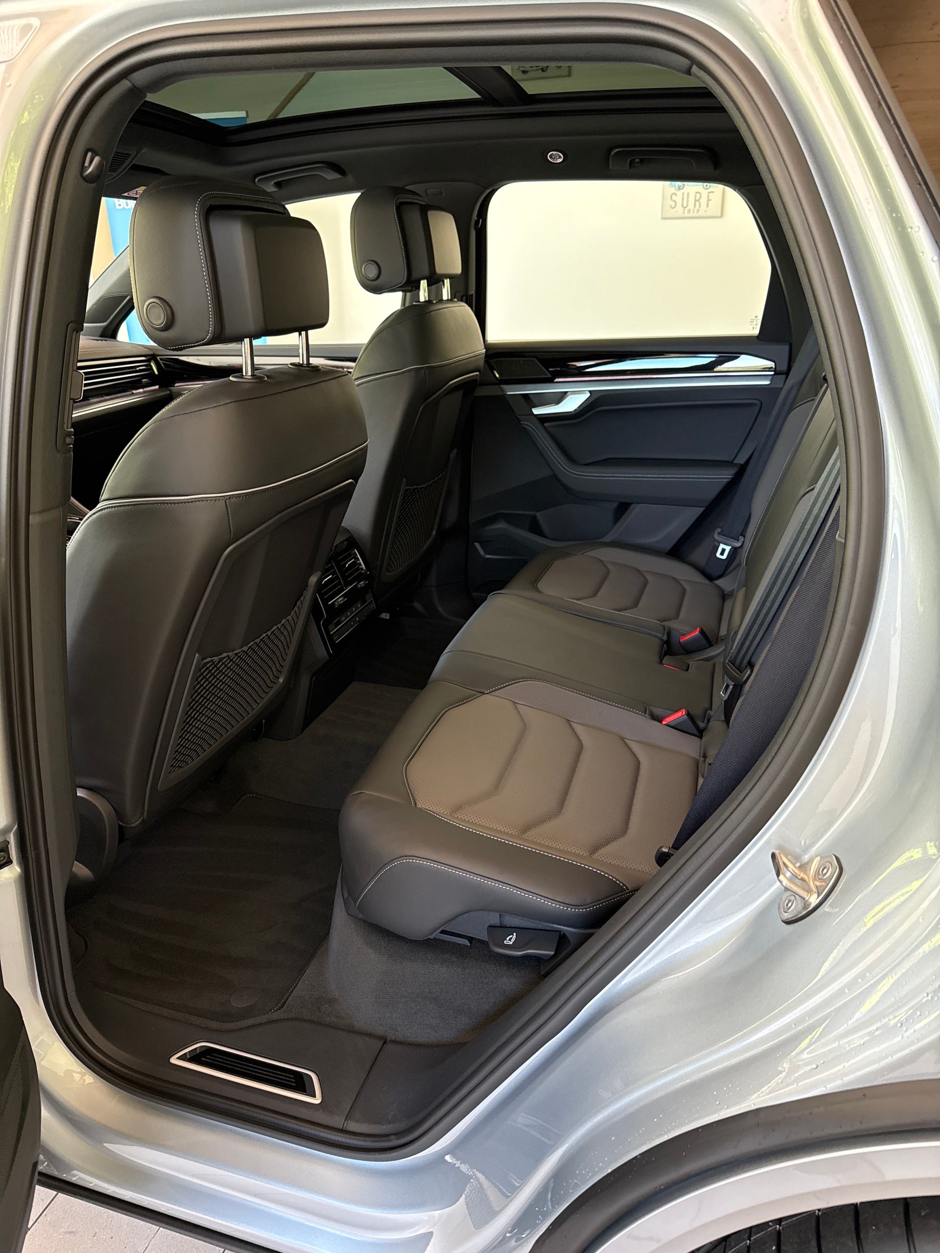 VW Touareg 3.0 TDI Aut 286PS R-Line United-image-4
