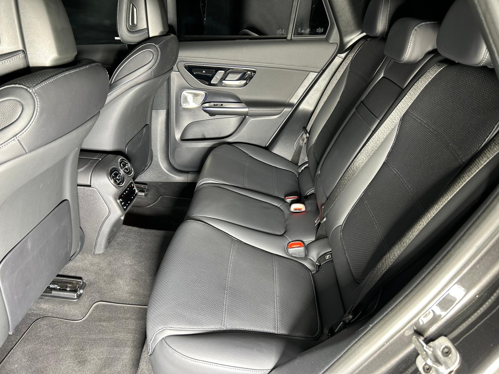 MERCEDES-BENZ GLC 300 de AMG Line 4matic CH FAHRZEUG 8 FACHBEREIFT-image-7