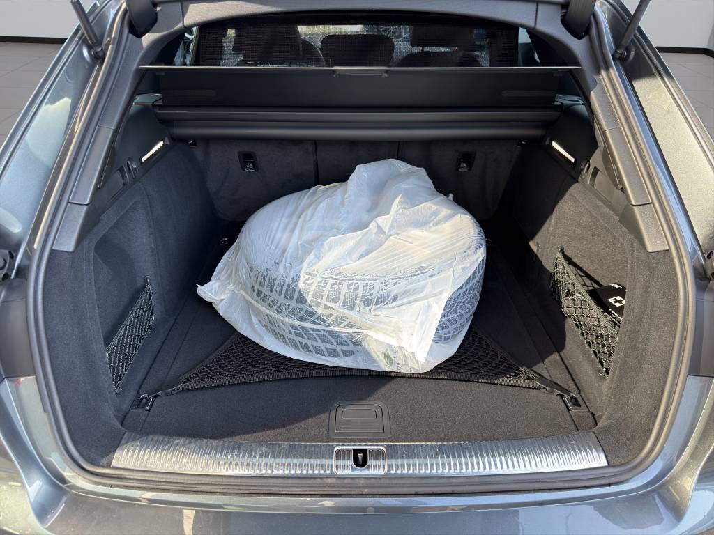 AUDI A4 Avant 40 TFSI S line S-tronic quattro-image-11