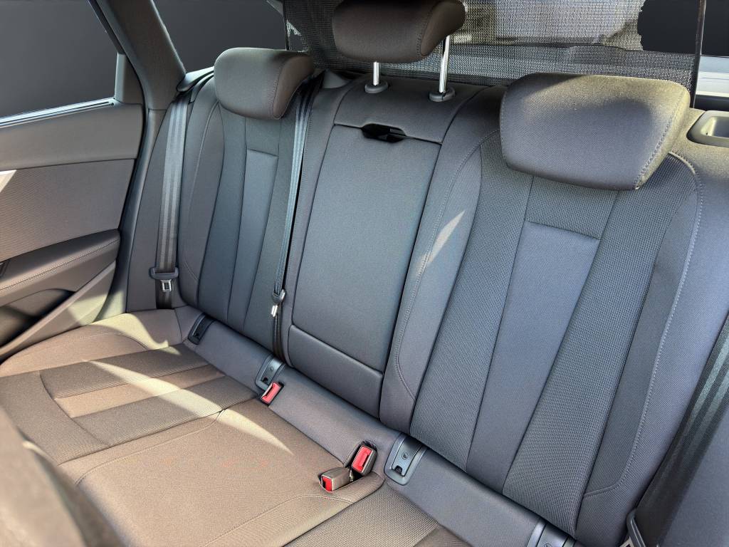 AUDI A4 Avant 40 TFSI S line S-tronic quattro-image-8