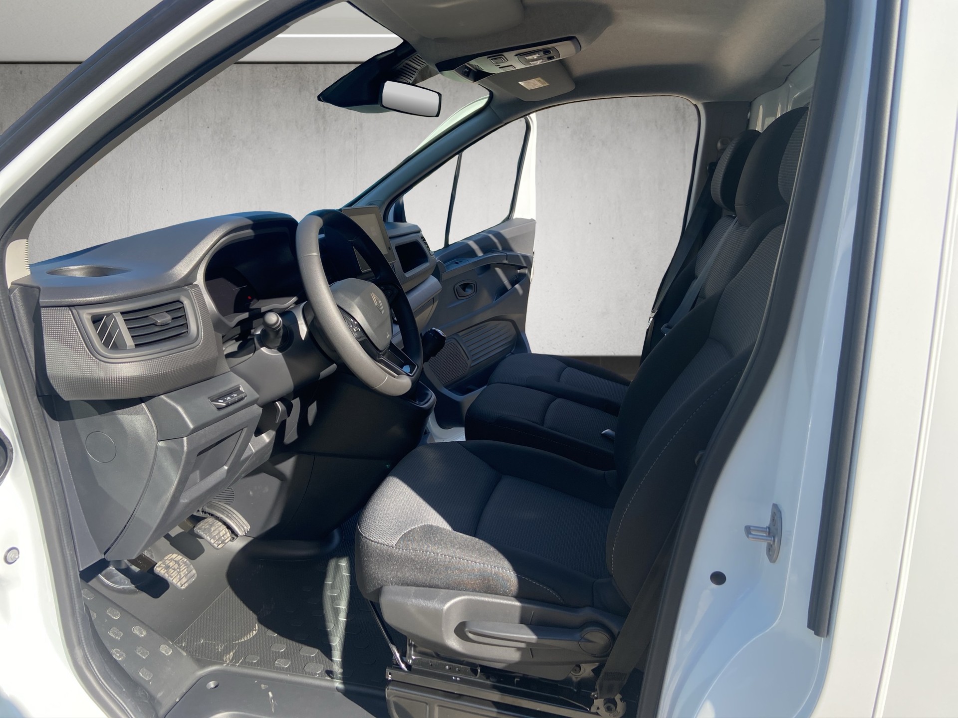 RENAULT Trafic 2.0 Blue dCi 130 Advance L1H1-image-6