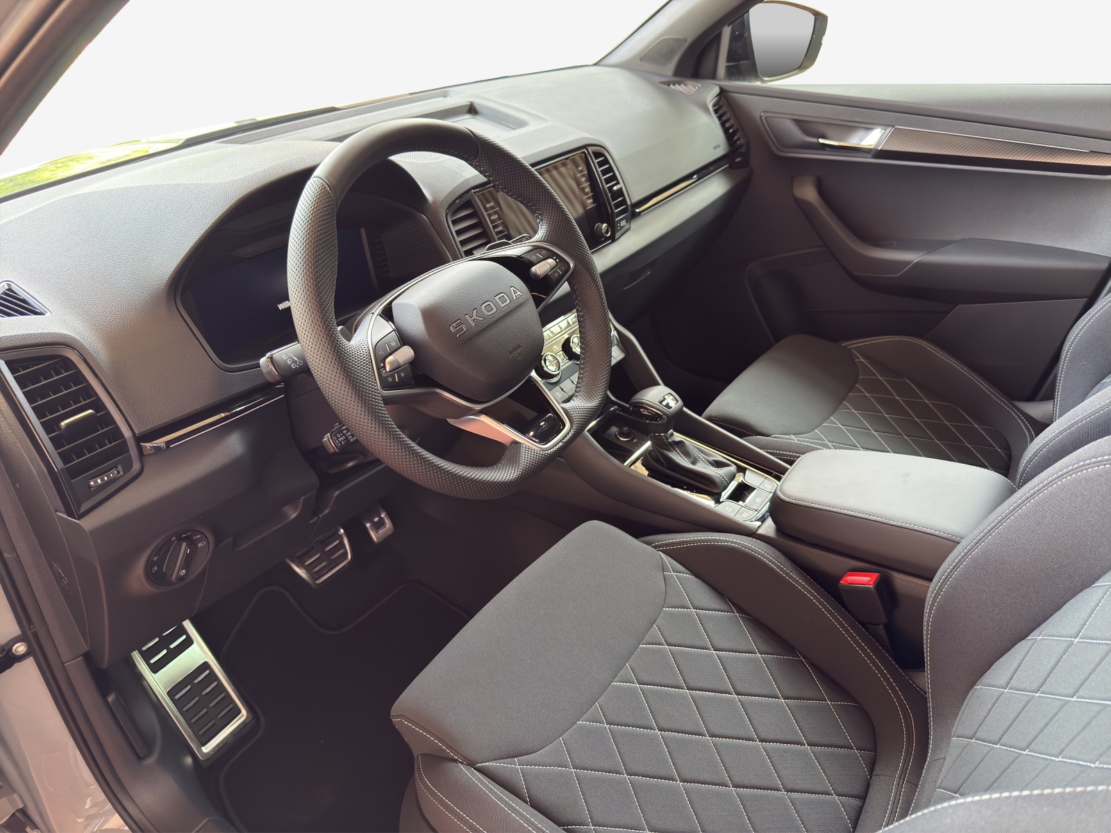 SKODA Karoq 2.0 TSI Dynamic Limited Edition 4x4 DSG-image-14