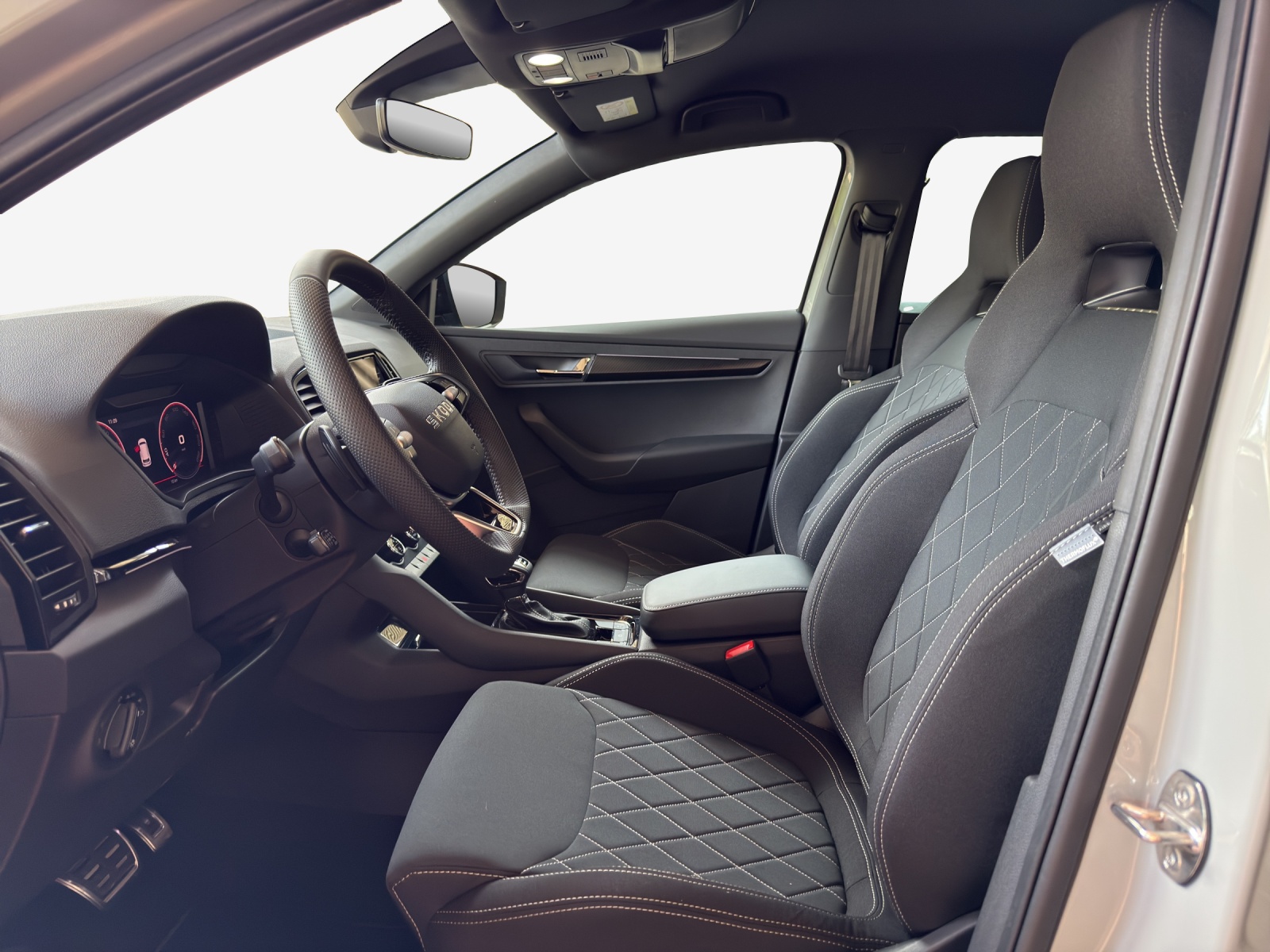 SKODA Karoq 2.0 TSI Dynamic Limited Edition 4x4 DSG-image-7