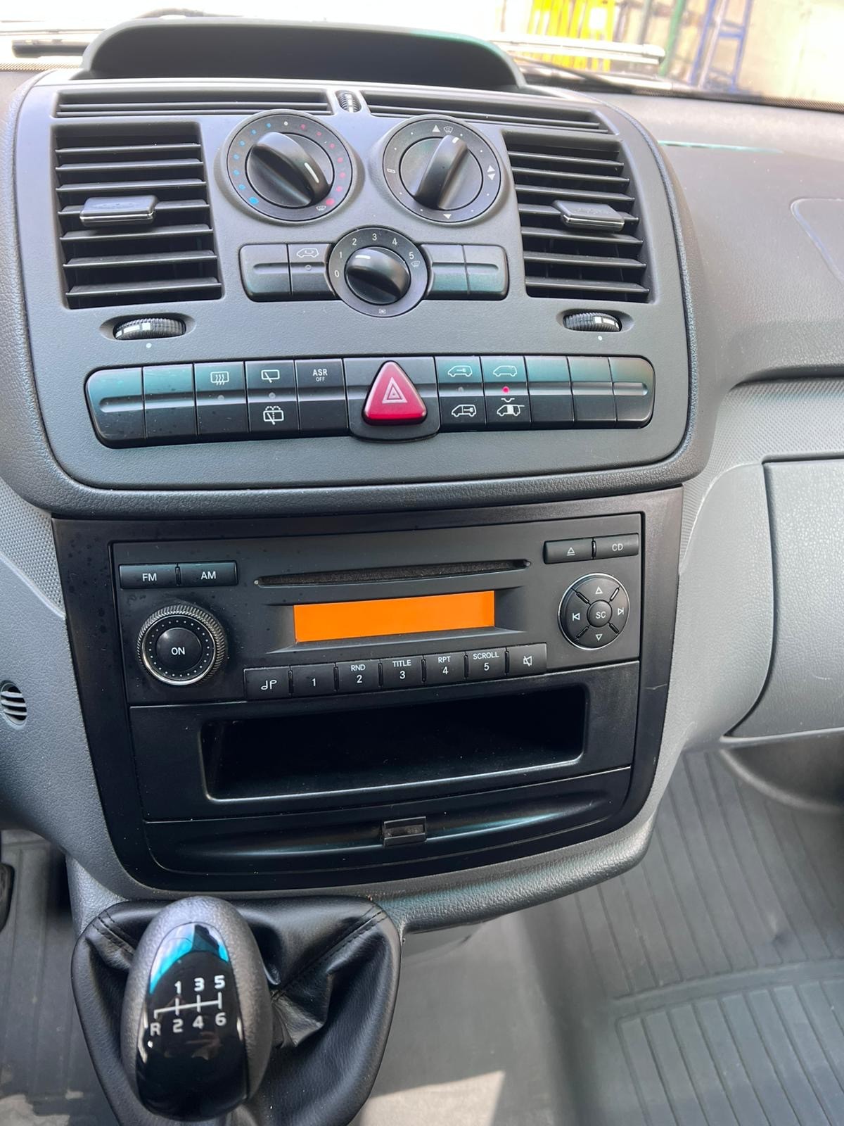 MERCEDES-BENZ Vito 109 CDI-image-6