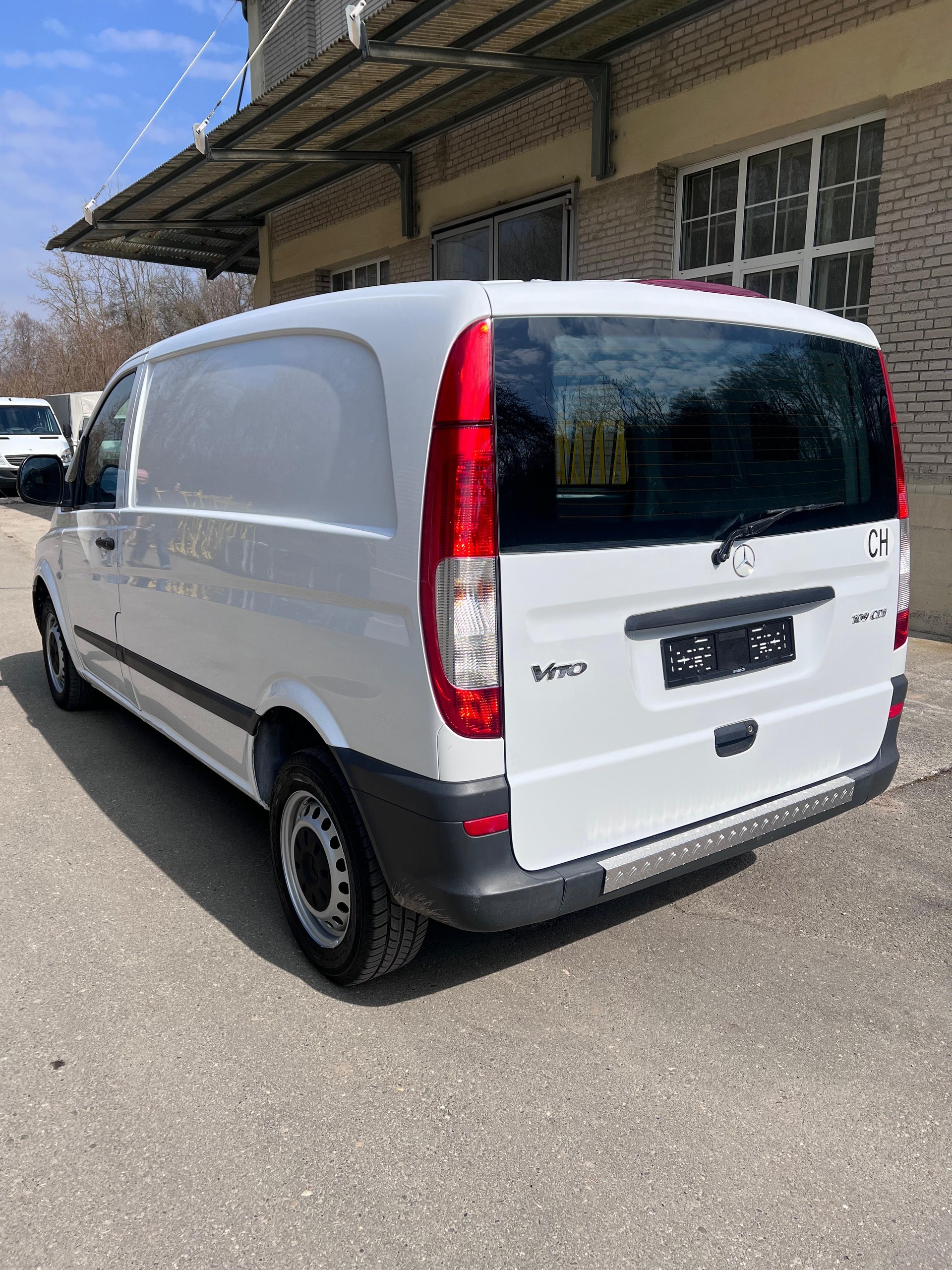 MERCEDES-BENZ Vito 109 CDI-image-3