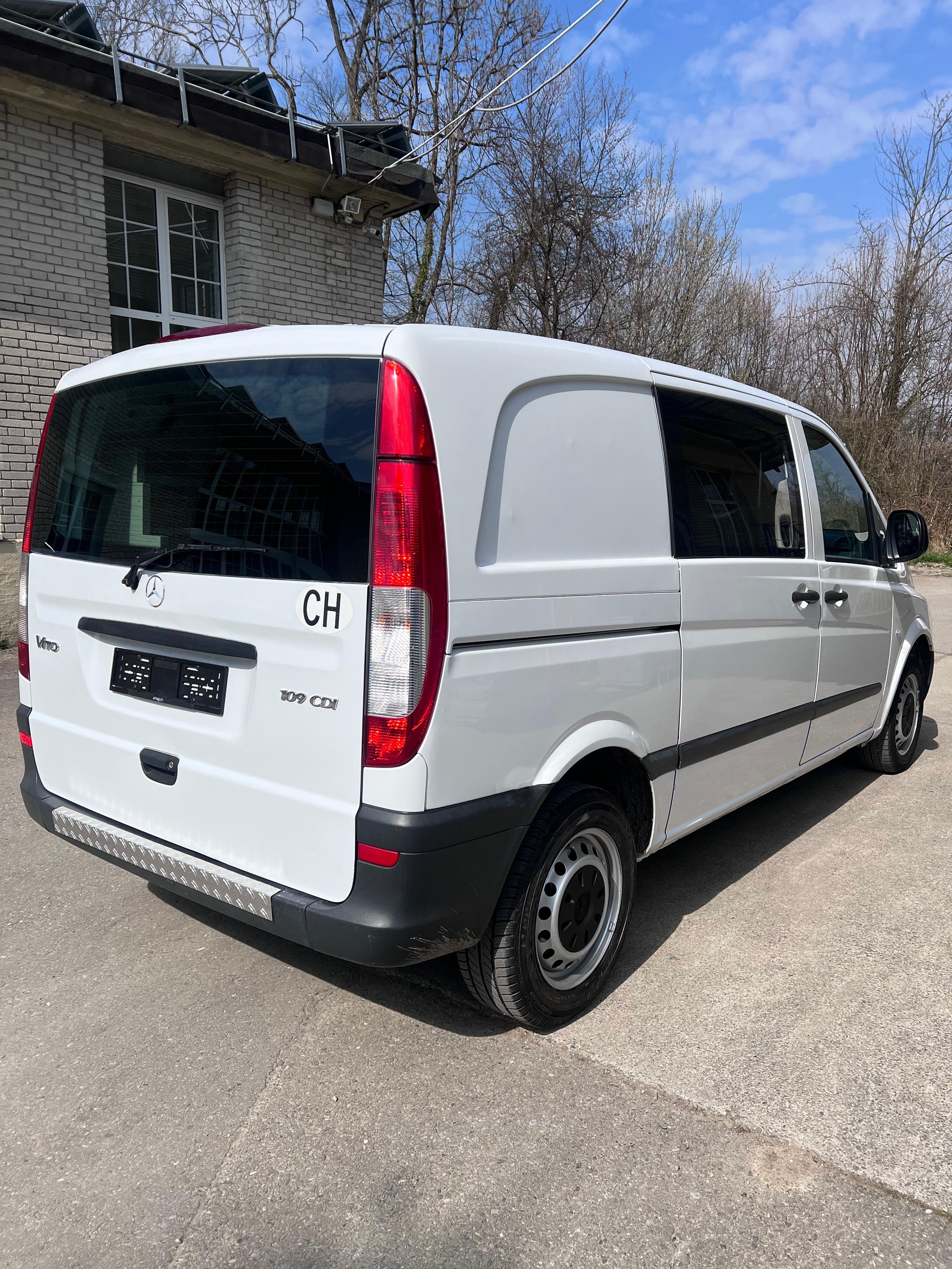 MERCEDES-BENZ Vito 109 CDI-image-2