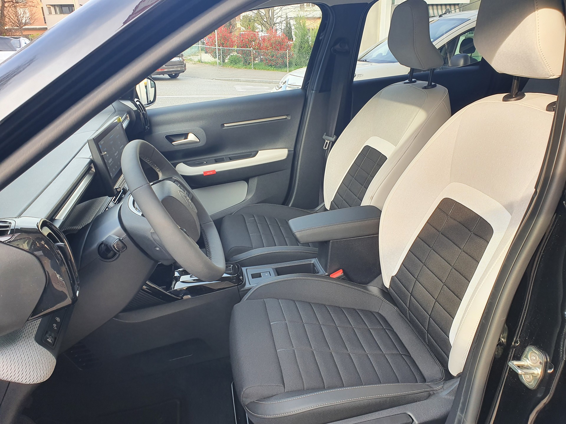CITROEN C3 1.2i MHEV Max DCS6-image-6
