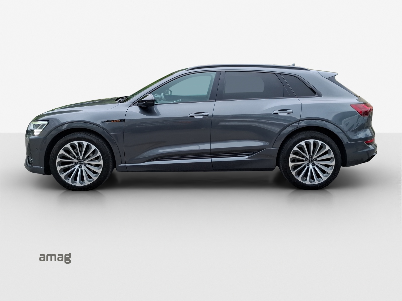 AUDI e-tron 55 S Line Black Edition quattro-image-1