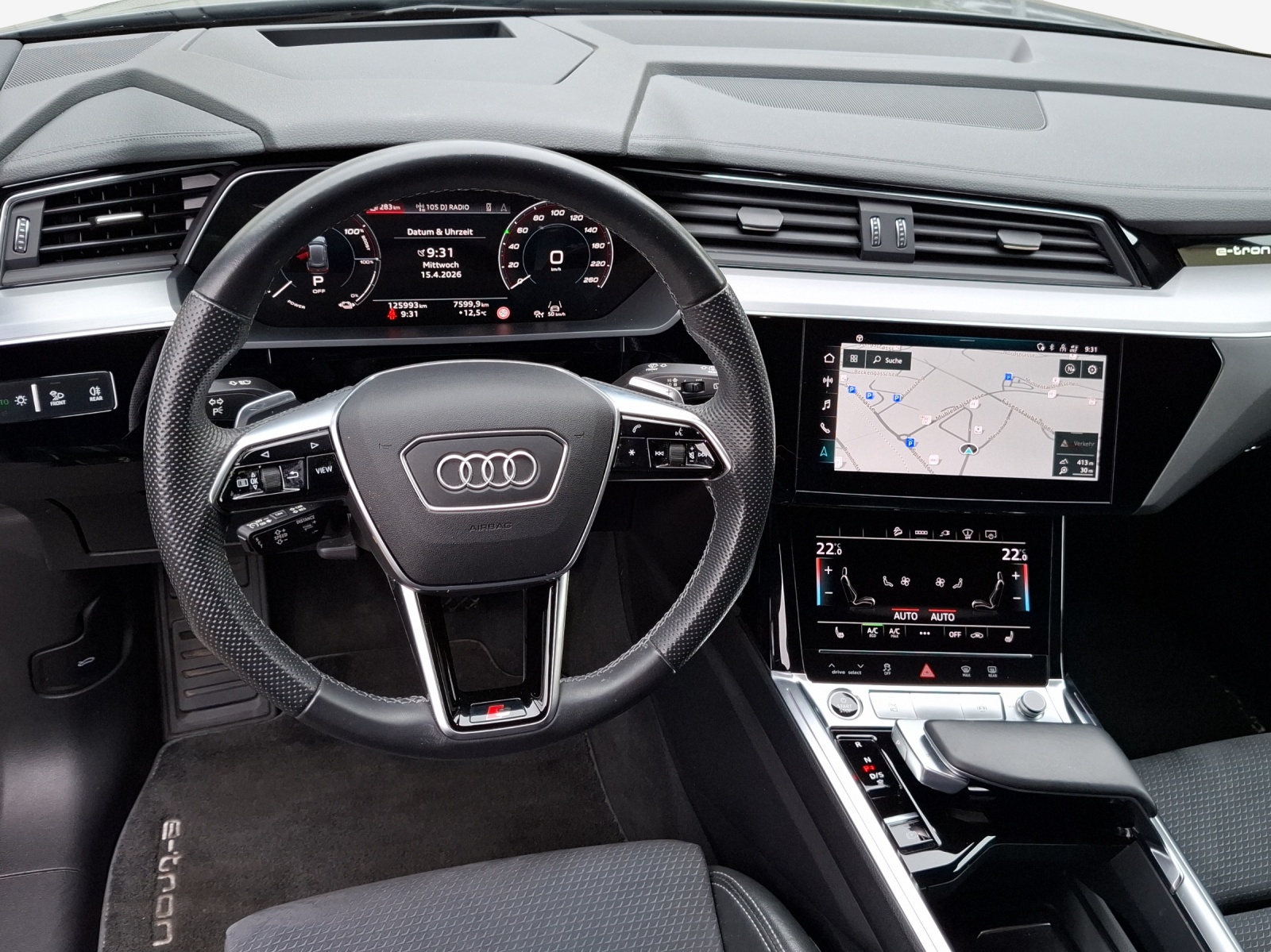AUDI e-tron 55 S Line Black Edition quattro-image-9