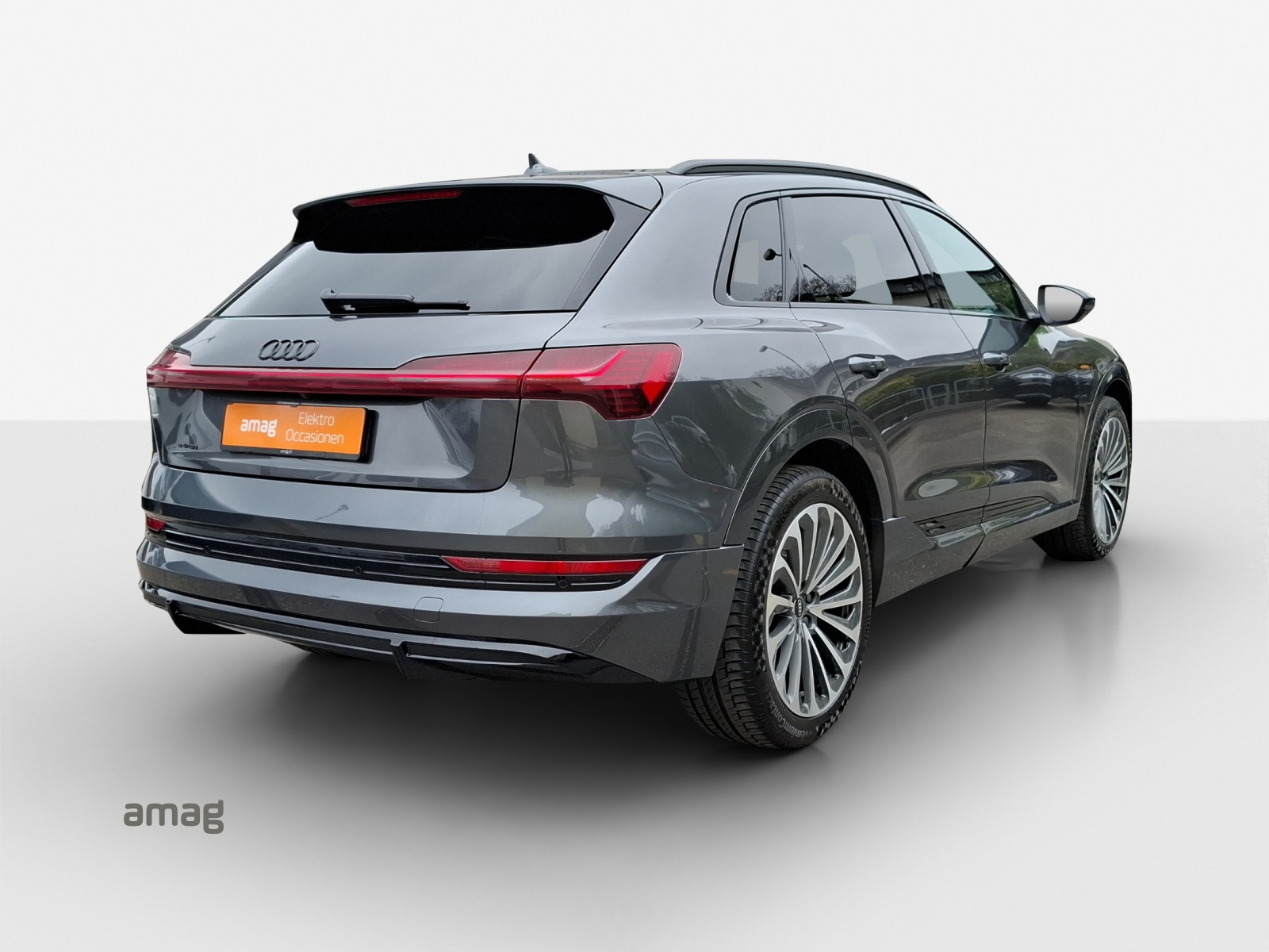 AUDI e-tron 55 S Line Black Edition quattro-image-5
