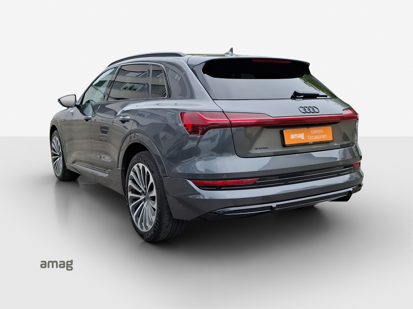 AUDI e-tron 55 S Line Black Edition quattro-image-2
