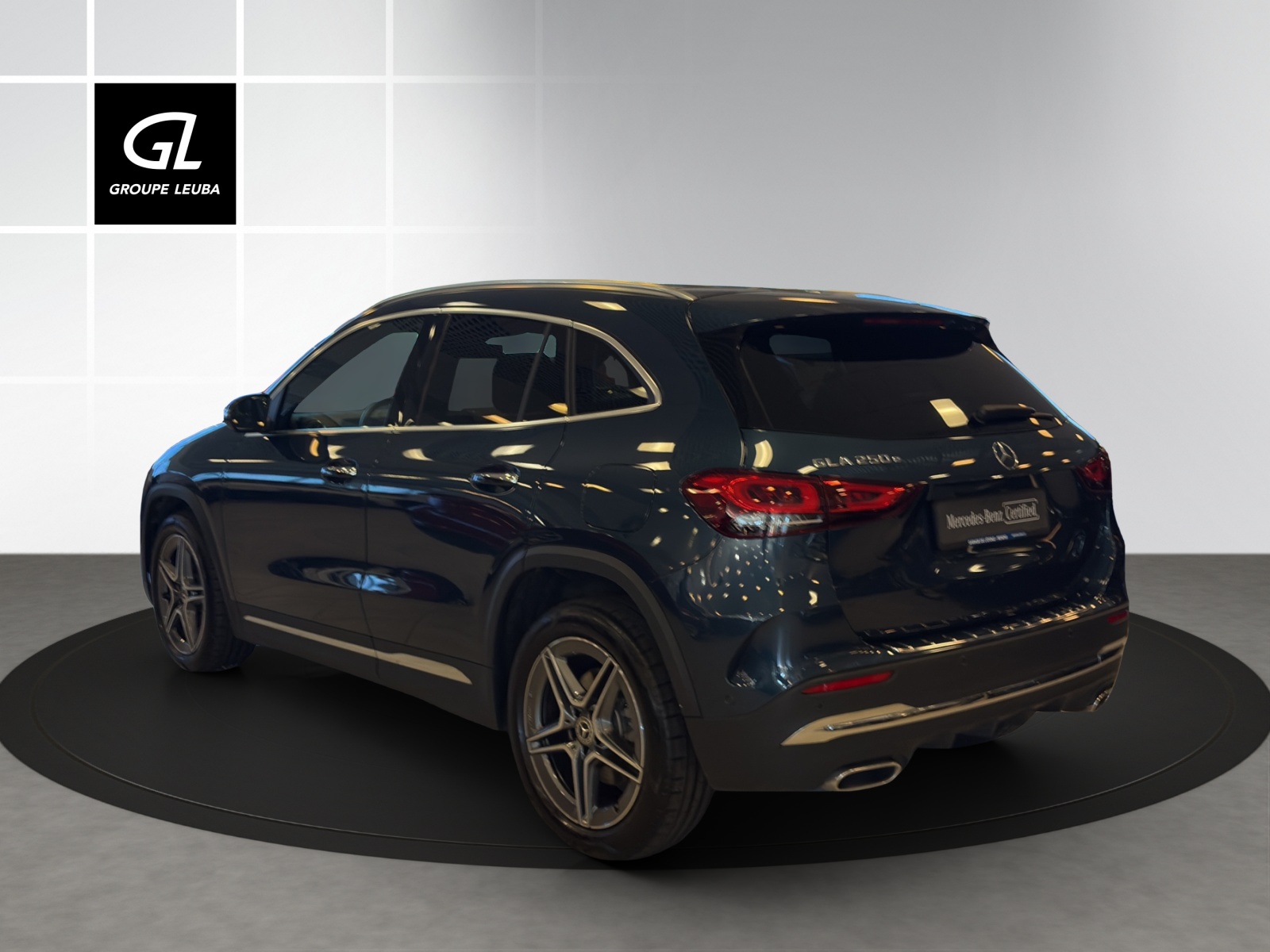 MERCEDES-BENZ GLA 250e AMG Line 8G-DCT-image-3