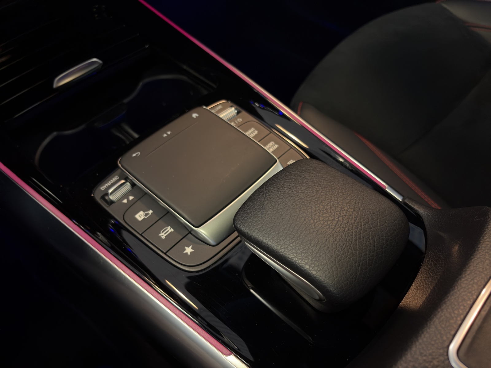 Image MERCEDES-BENZ GLA-250 GLA 250e AMG Line 8G-DCT