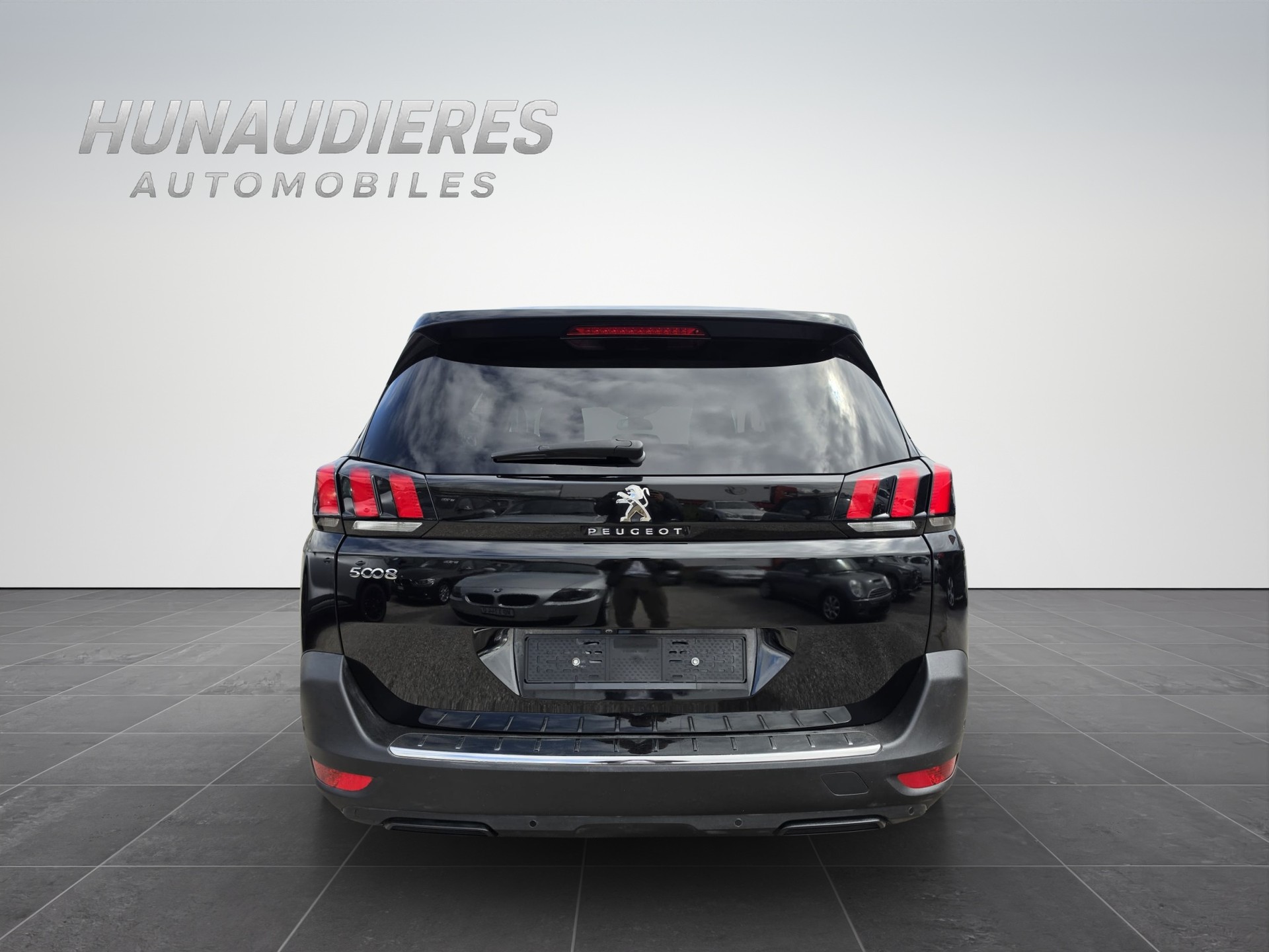 PEUGEOT 5008 1.6 BlueHDi Allure ETA-image-15