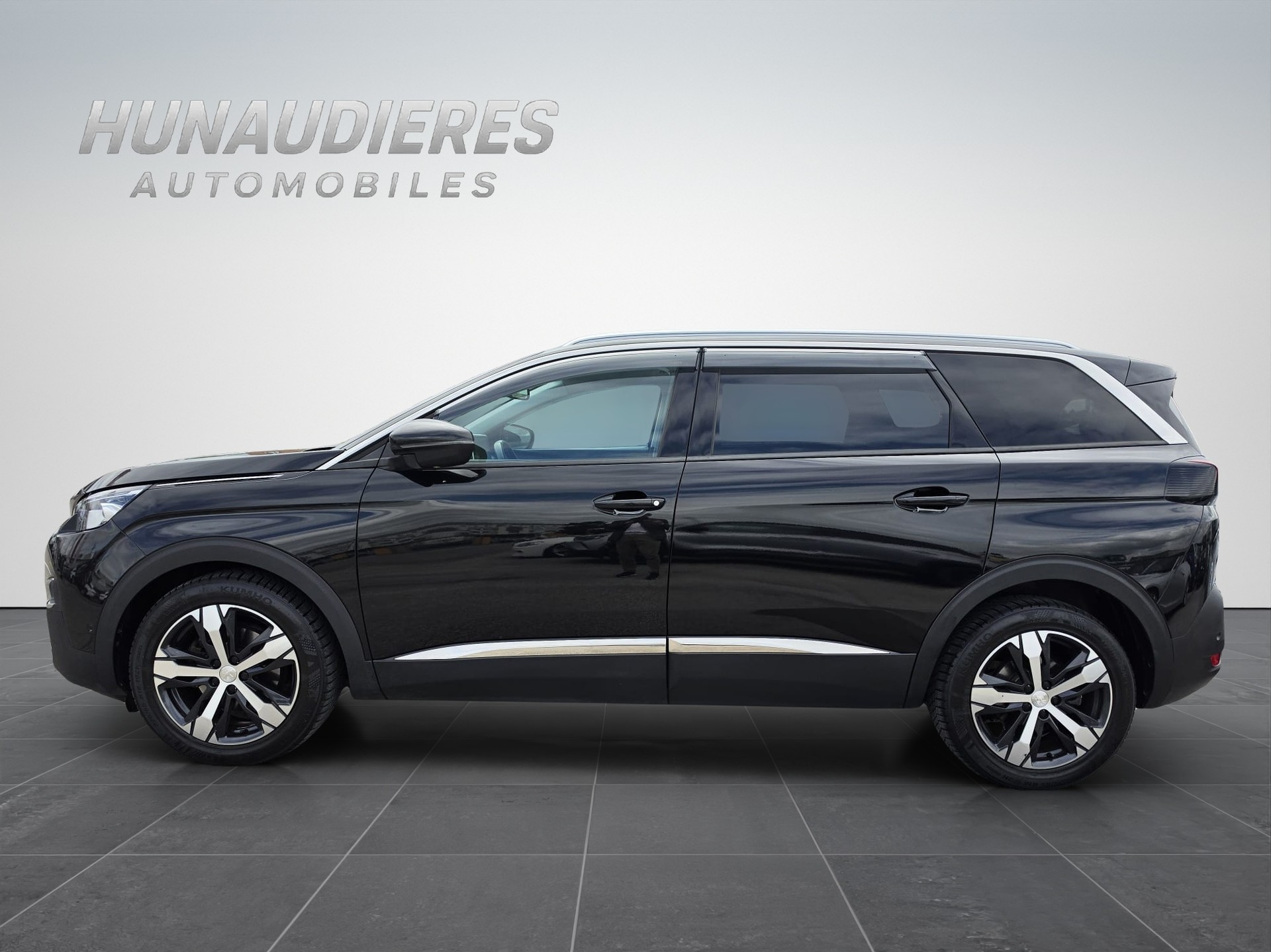 PEUGEOT 5008 1.6 BlueHDi Allure ETA-image-14