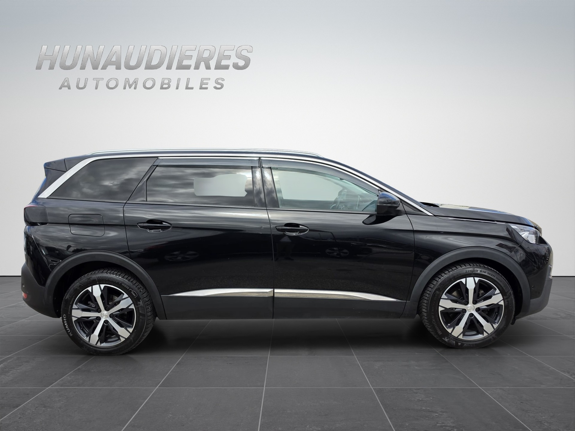 PEUGEOT 5008 1.6 BlueHDi Allure ETA-image-13
