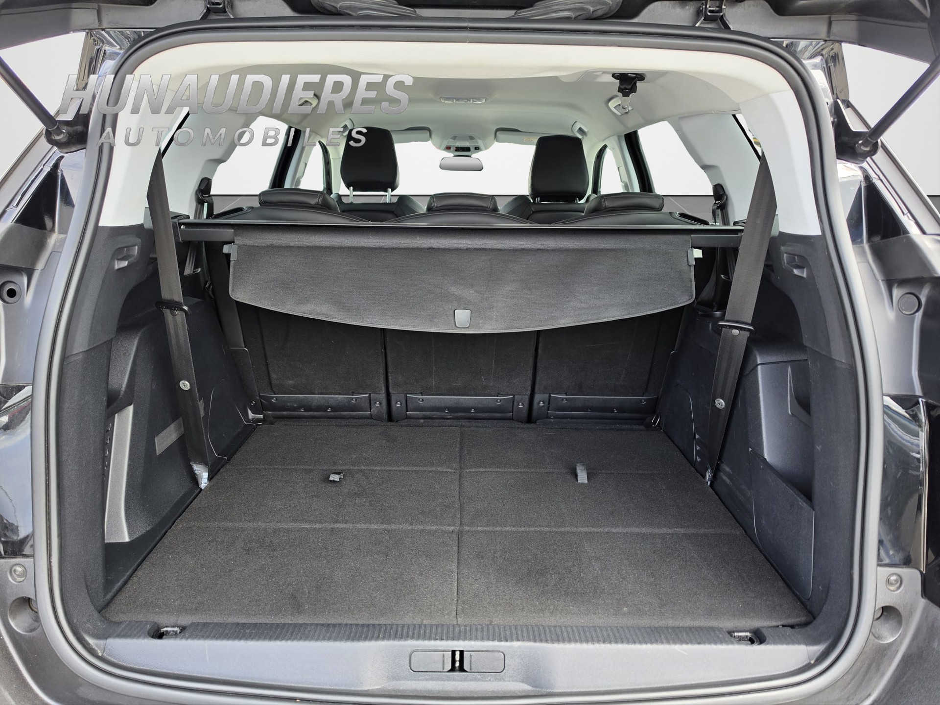 PEUGEOT 5008 1.6 BlueHDi Allure ETA-image-10