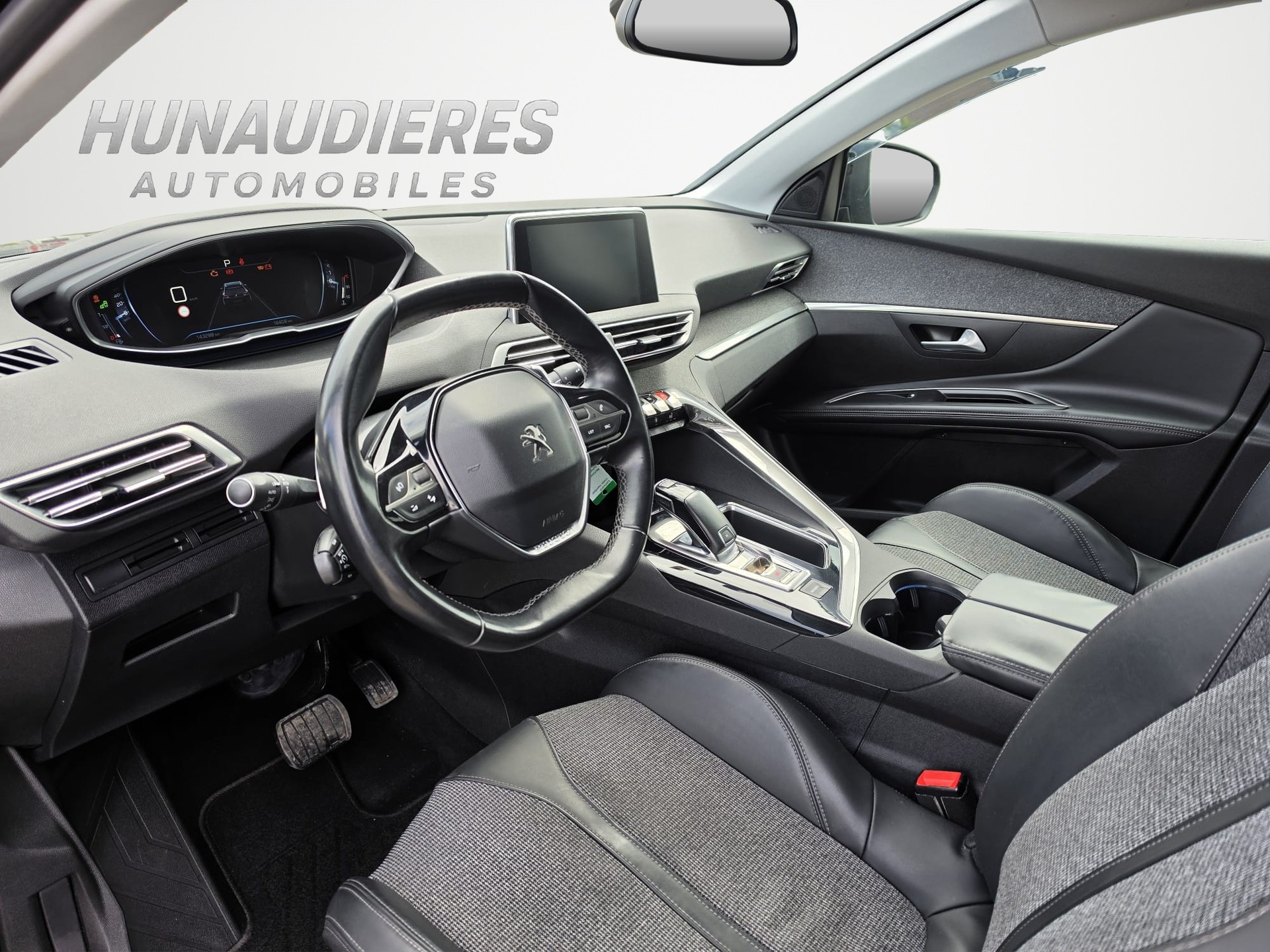 PEUGEOT 5008 1.6 BlueHDi Allure ETA-image-7