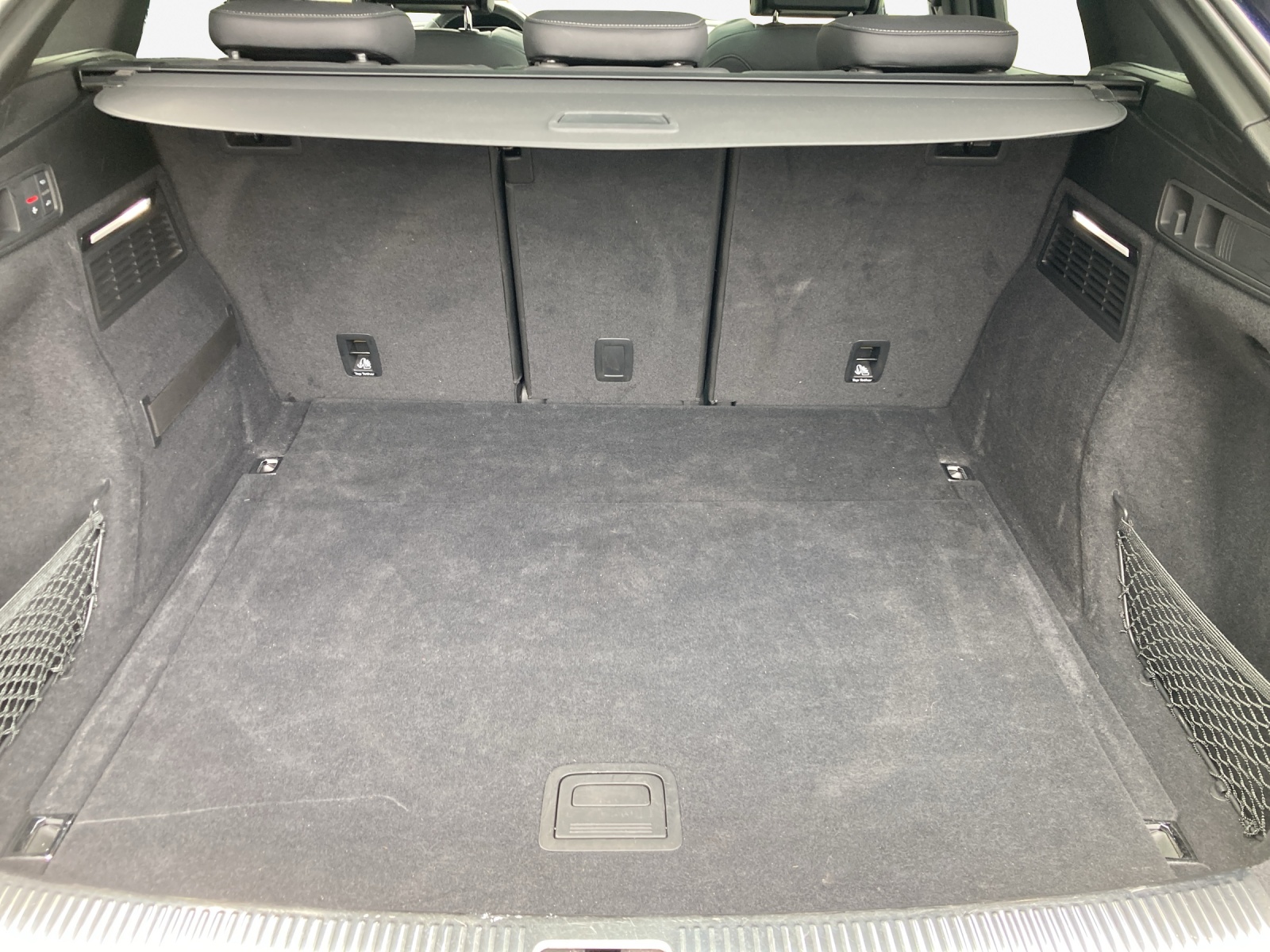 AUDI Q5 Sportback 40 TDI Blackedition quattro S-tronic-image-12