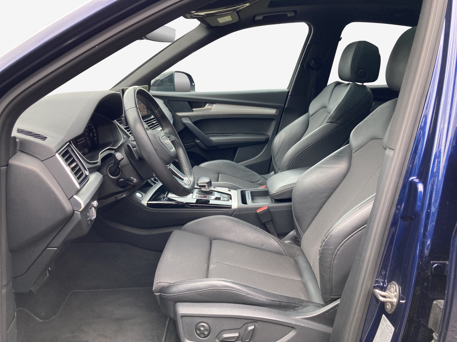 AUDI Q5 Sportback 40 TDI Blackedition quattro S-tronic-image-7
