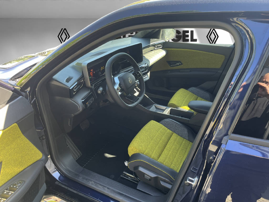 RENAULT R5 E-Tech Comfort Range iconic five-image-3