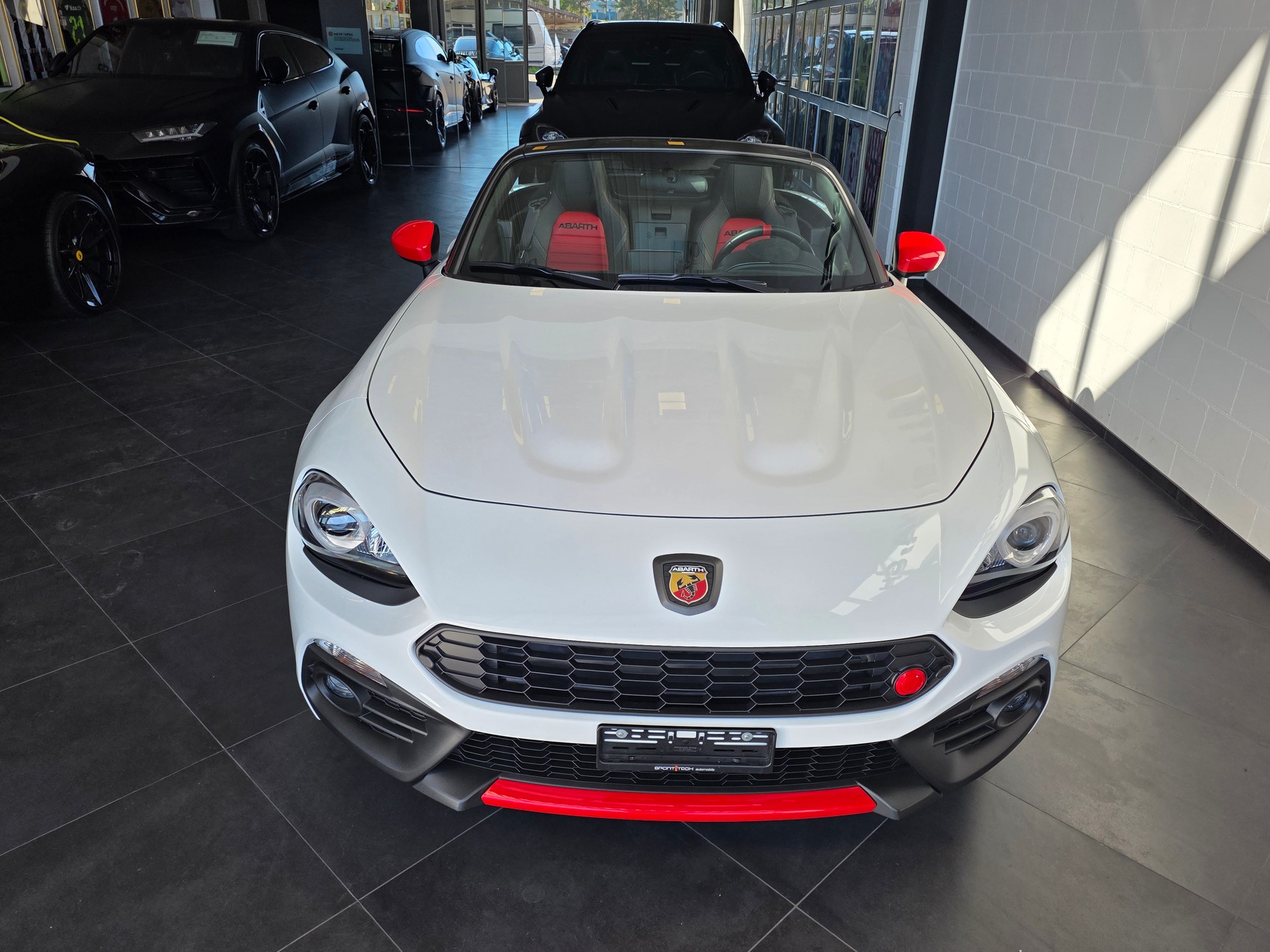 FIAT 124 Spider 1.4 TB Abarth-image-1