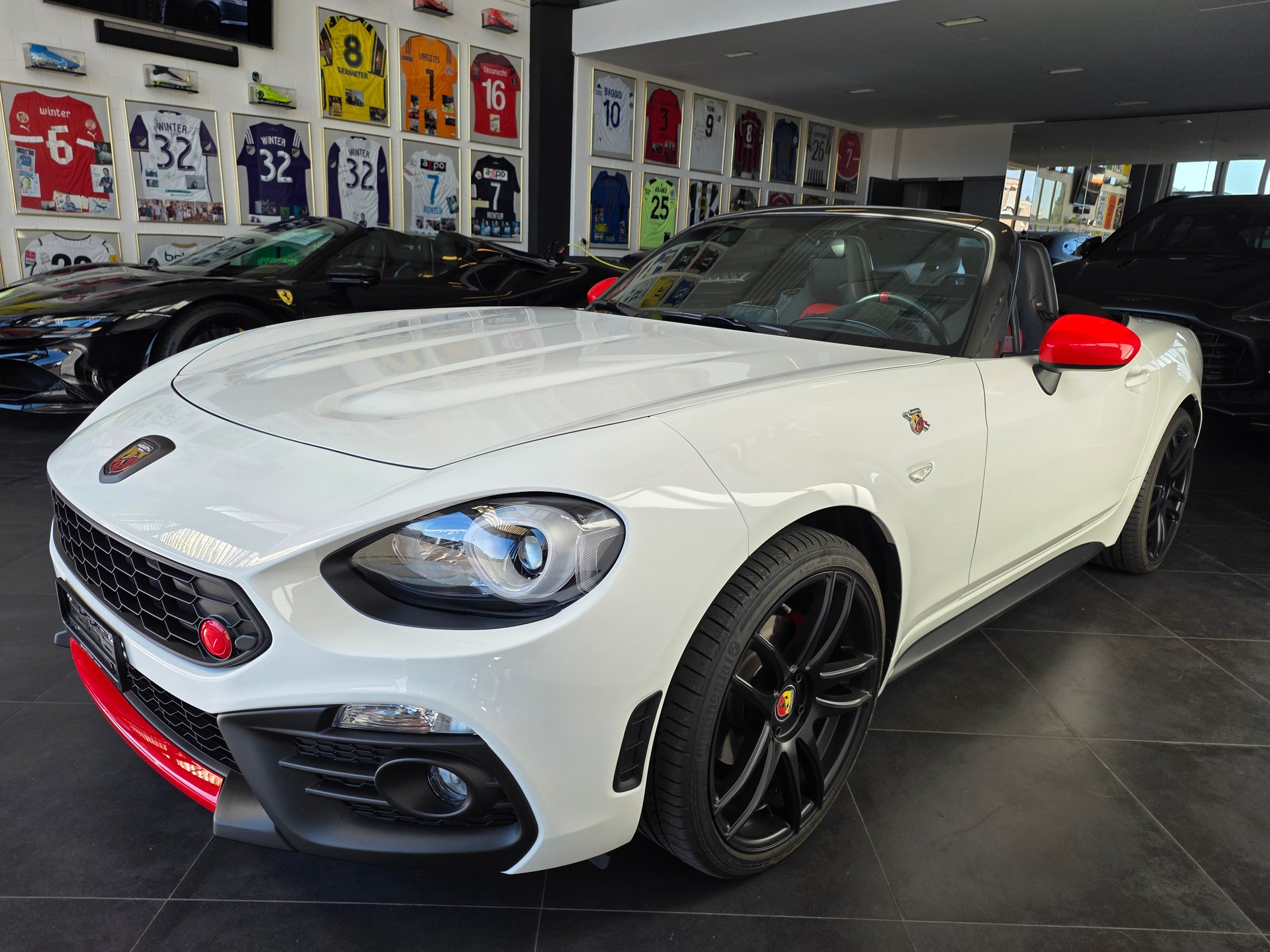 FIAT 124 Spider 1.4 TB Abarth-image-3