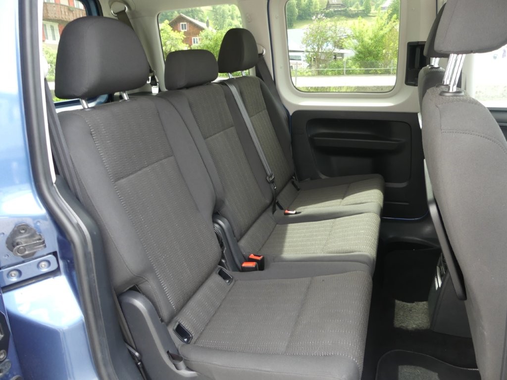 VW Caddy 2.0 TDI Comfortline 4Motion DSG-image-12