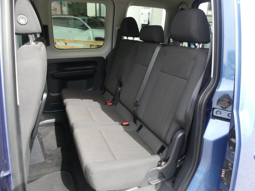 VW Caddy 2.0 TDI Comfortline 4Motion DSG-image-11