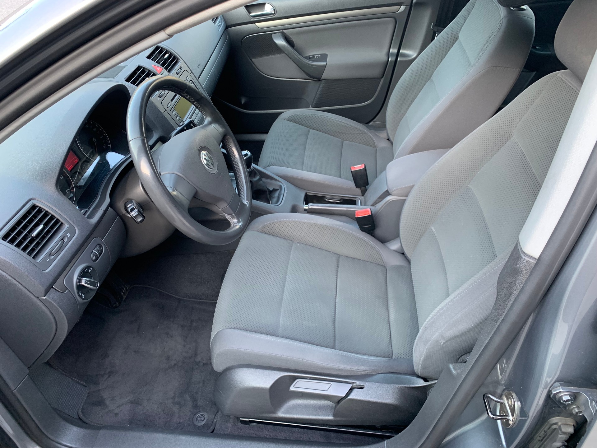 VW Golf 2.0 TDI Comfortline-image-6
