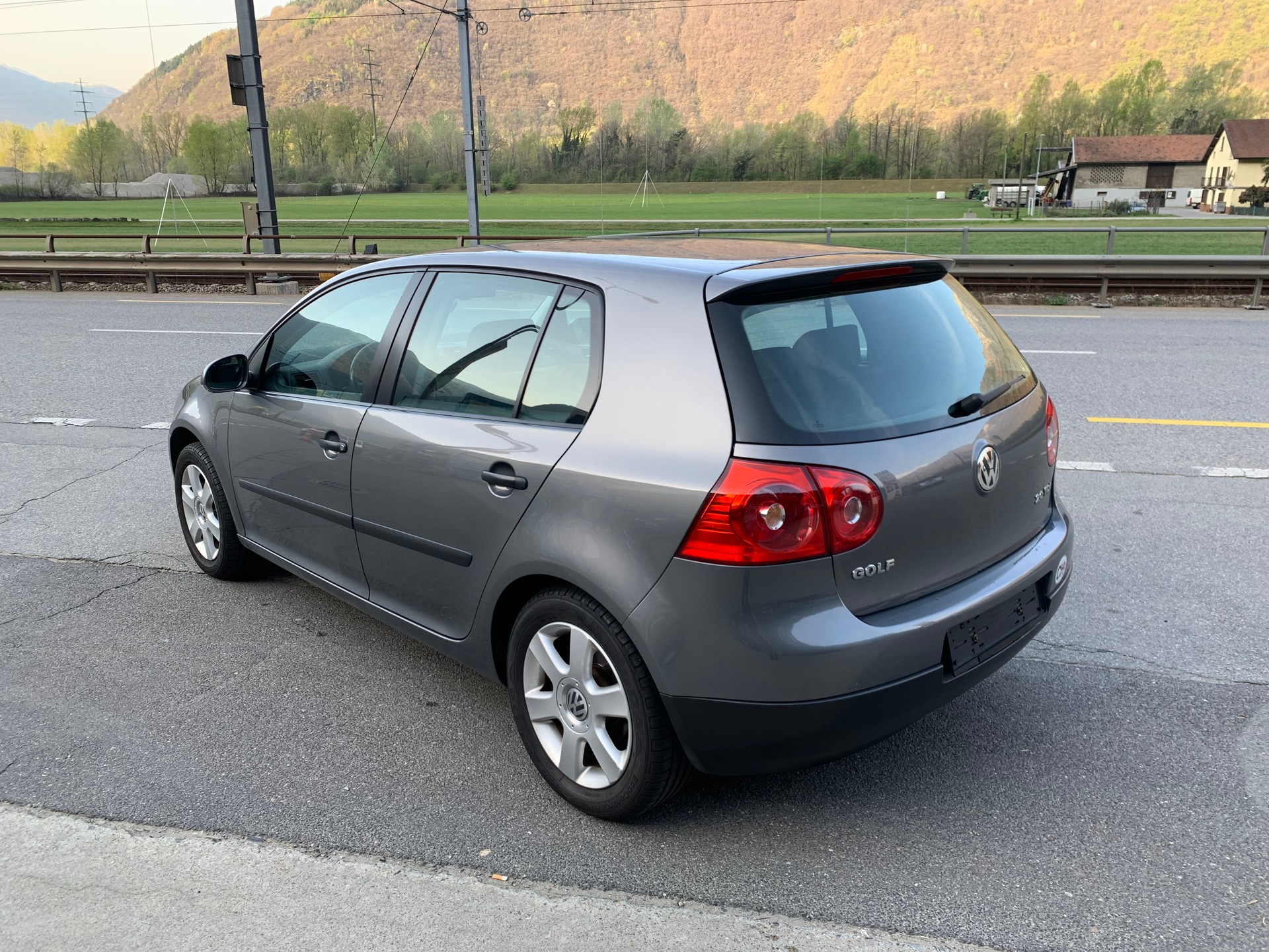 VW Golf 2.0 TDI Comfortline-image-1