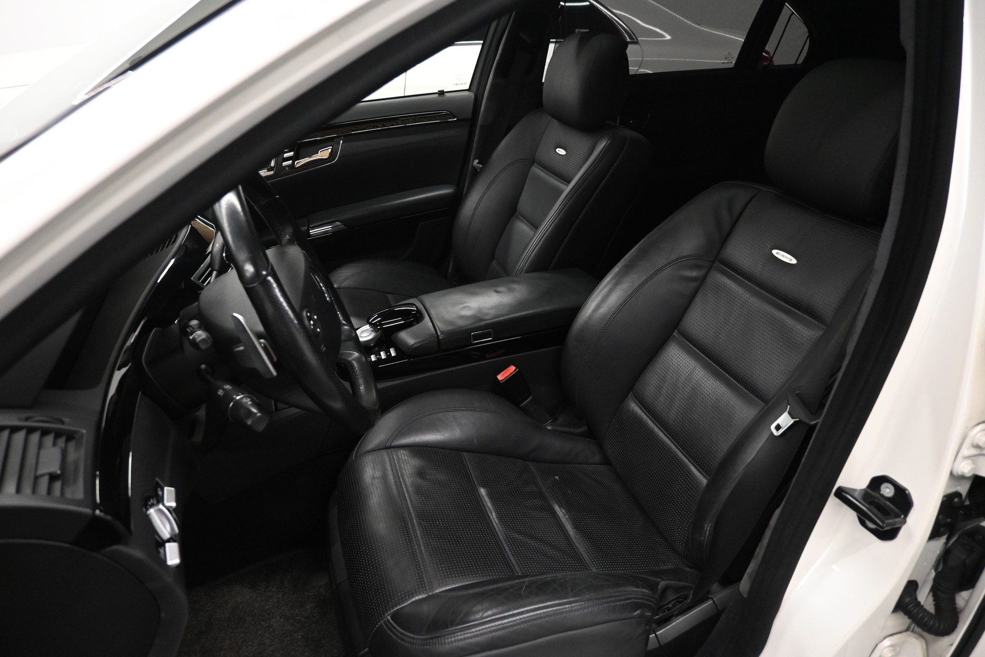 MERCEDES-BENZ S 65 AMG L Automatic-image-11
