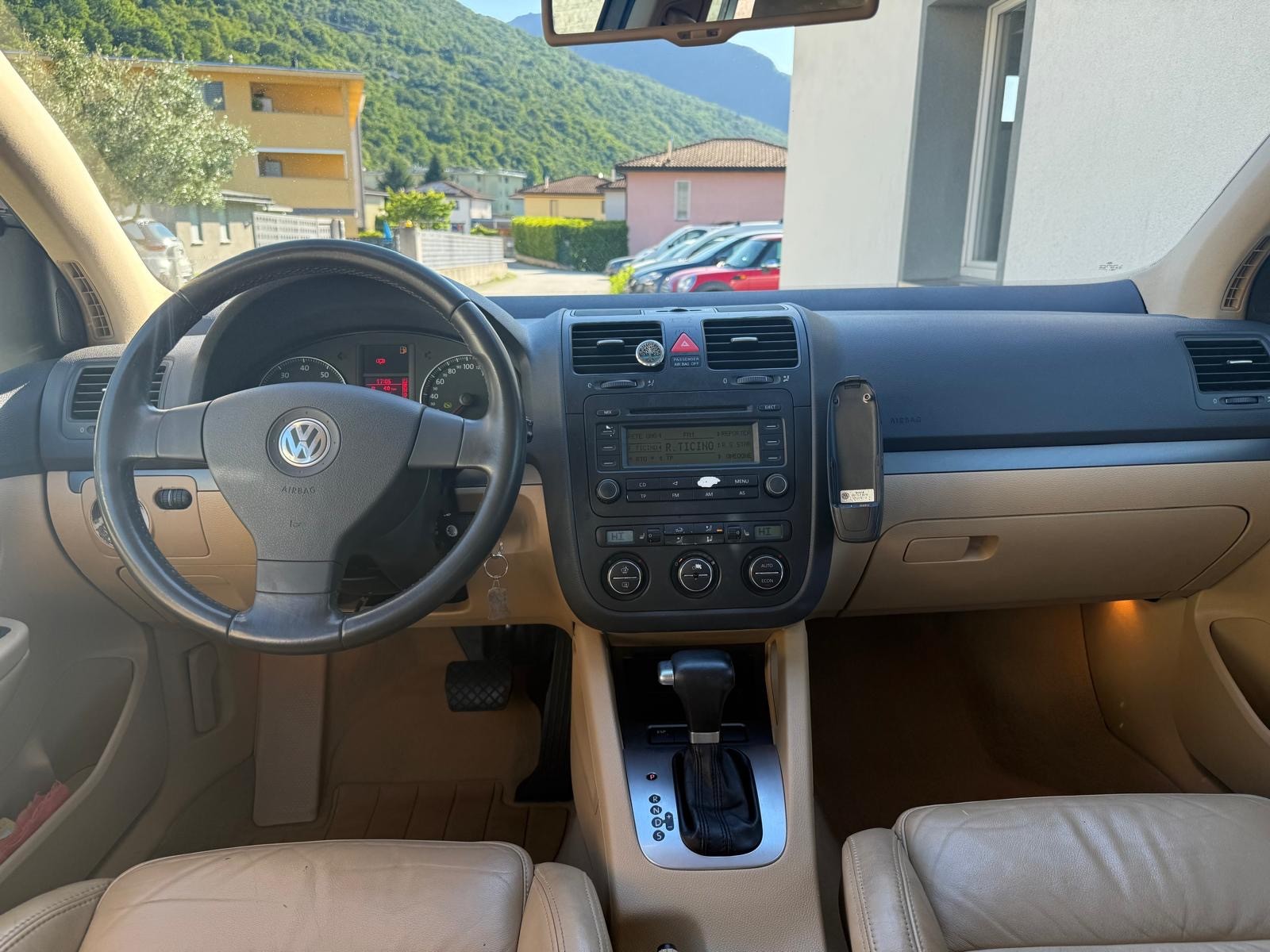 VW Golf 2.0 FSI Comfortline-image-9
