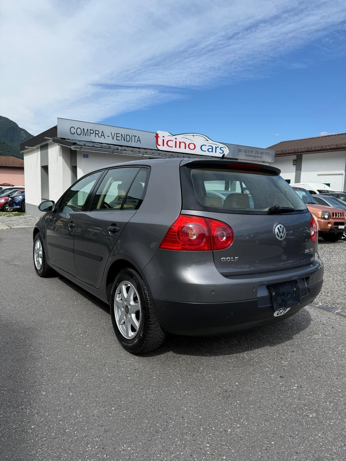 VW Golf 2.0 FSI Comfortline-image-3
