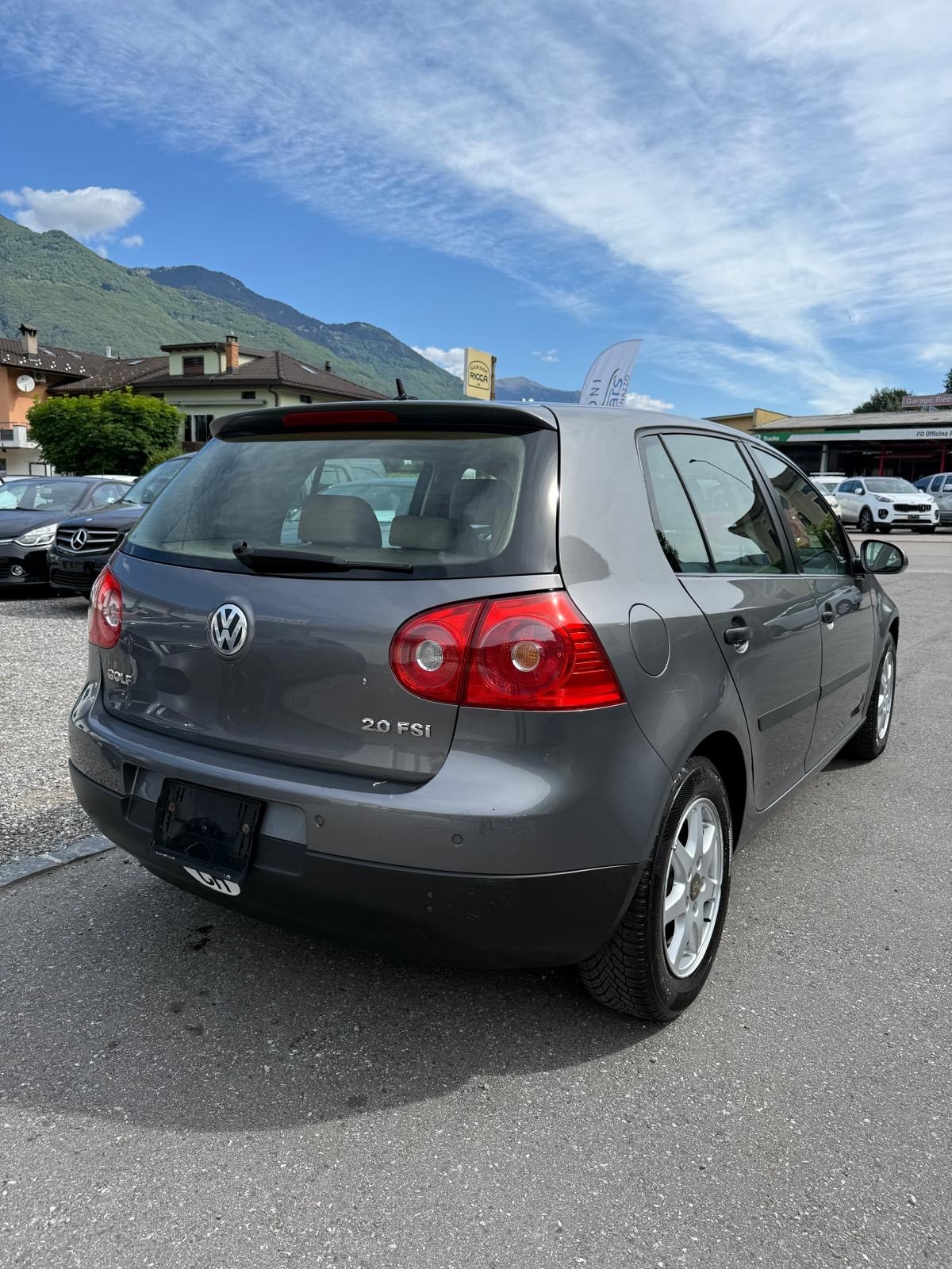 VW Golf 2.0 FSI Comfortline-image-2