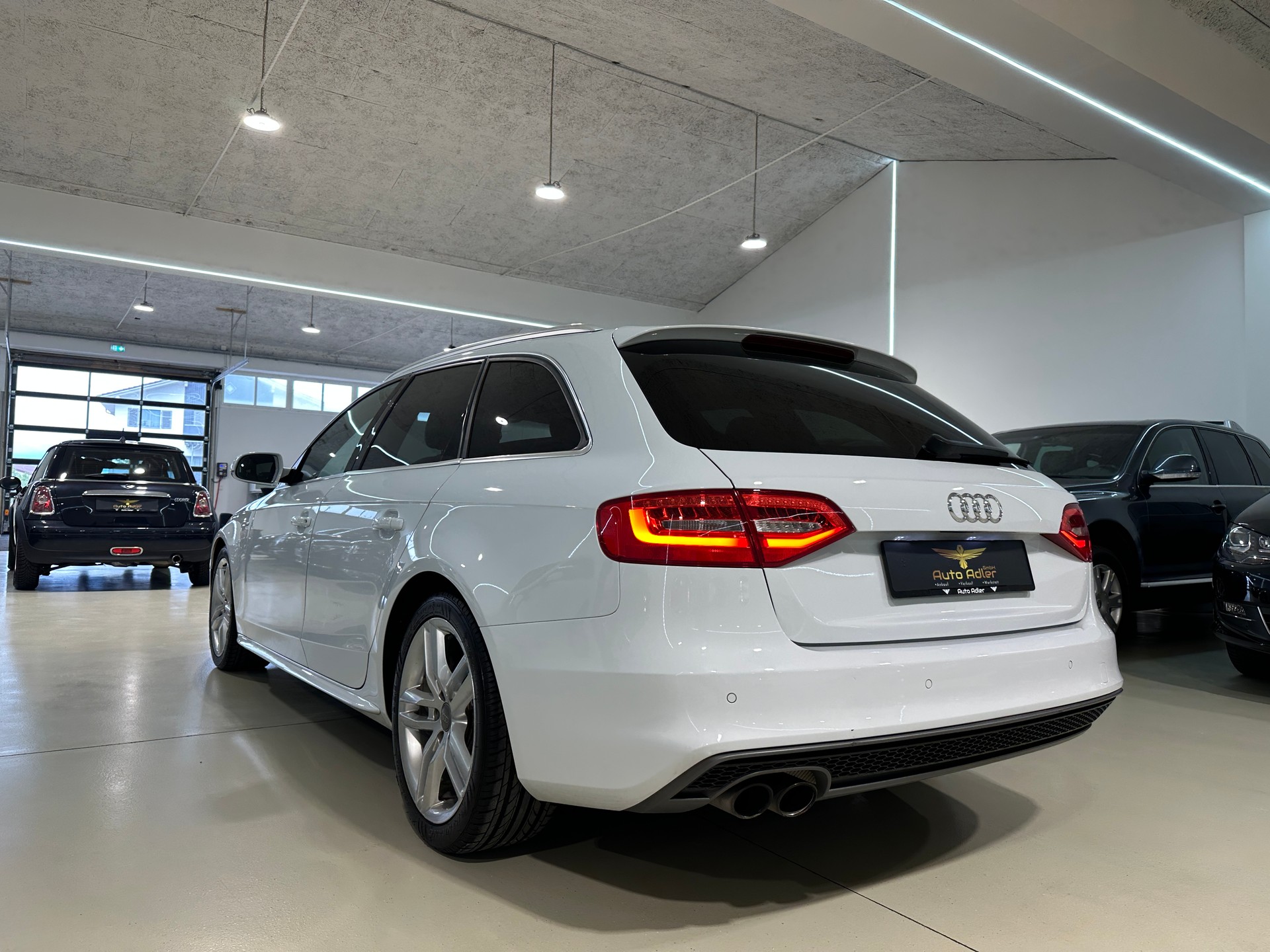 AUDI A4 Avant 2.0 TDI S-Line multitronic-image-6