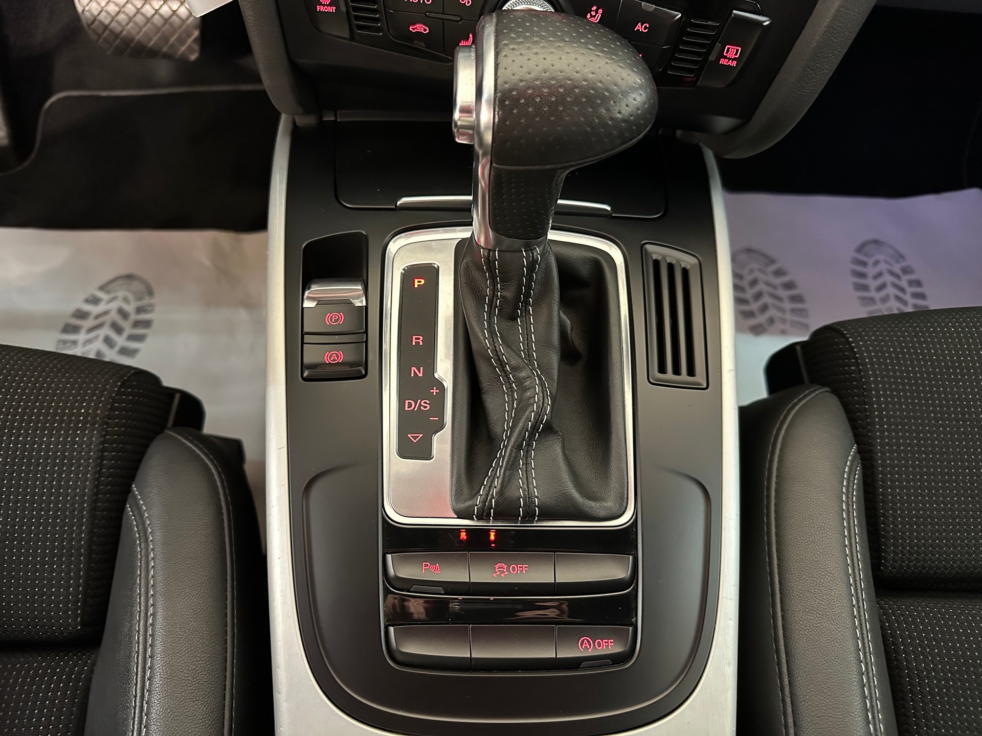 AUDI A4 Avant 2.0 TDI S-Line multitronic-image-19