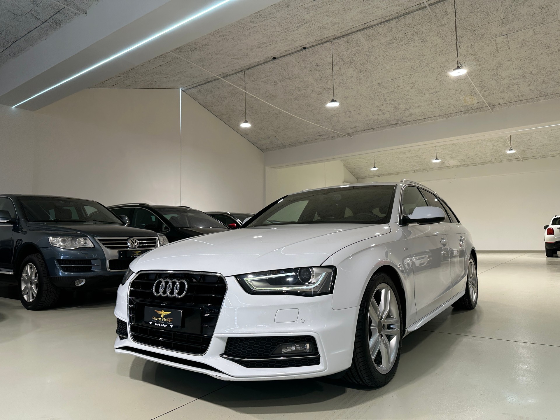 AUDI A4 Avant 2.0 TDI S-Line multitronic-image-2