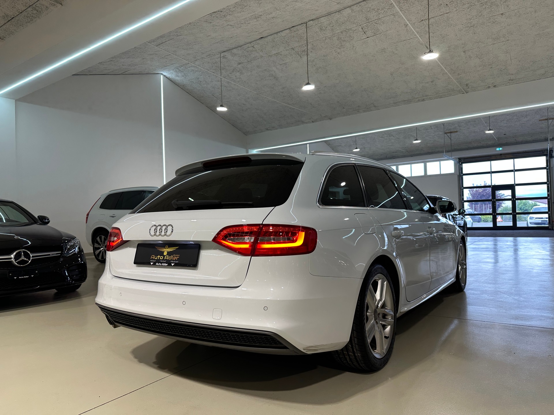 AUDI A4 Avant 2.0 TDI S-Line multitronic-image-9