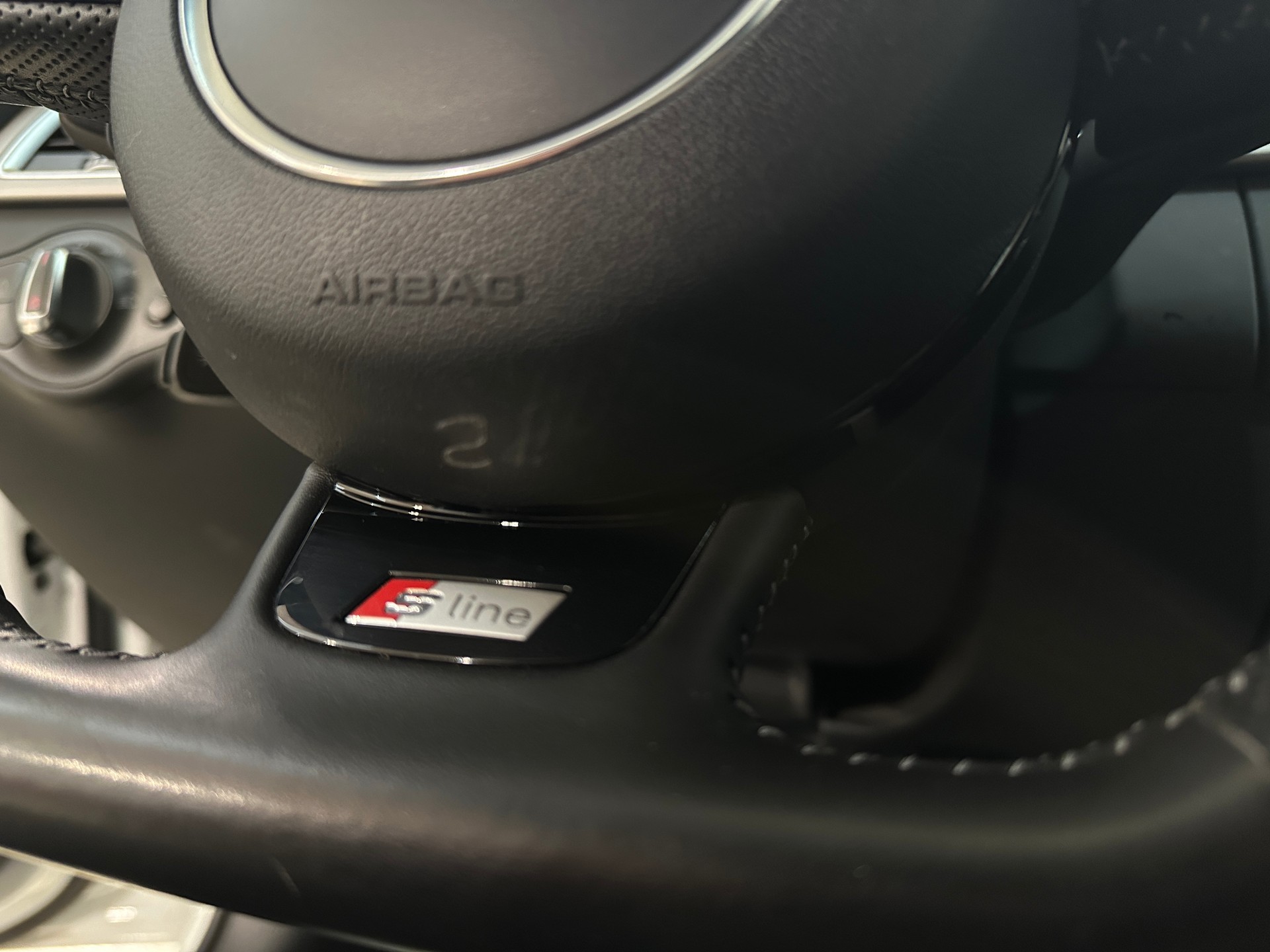 AUDI A4 Avant 2.0 TDI S-Line multitronic-image-22